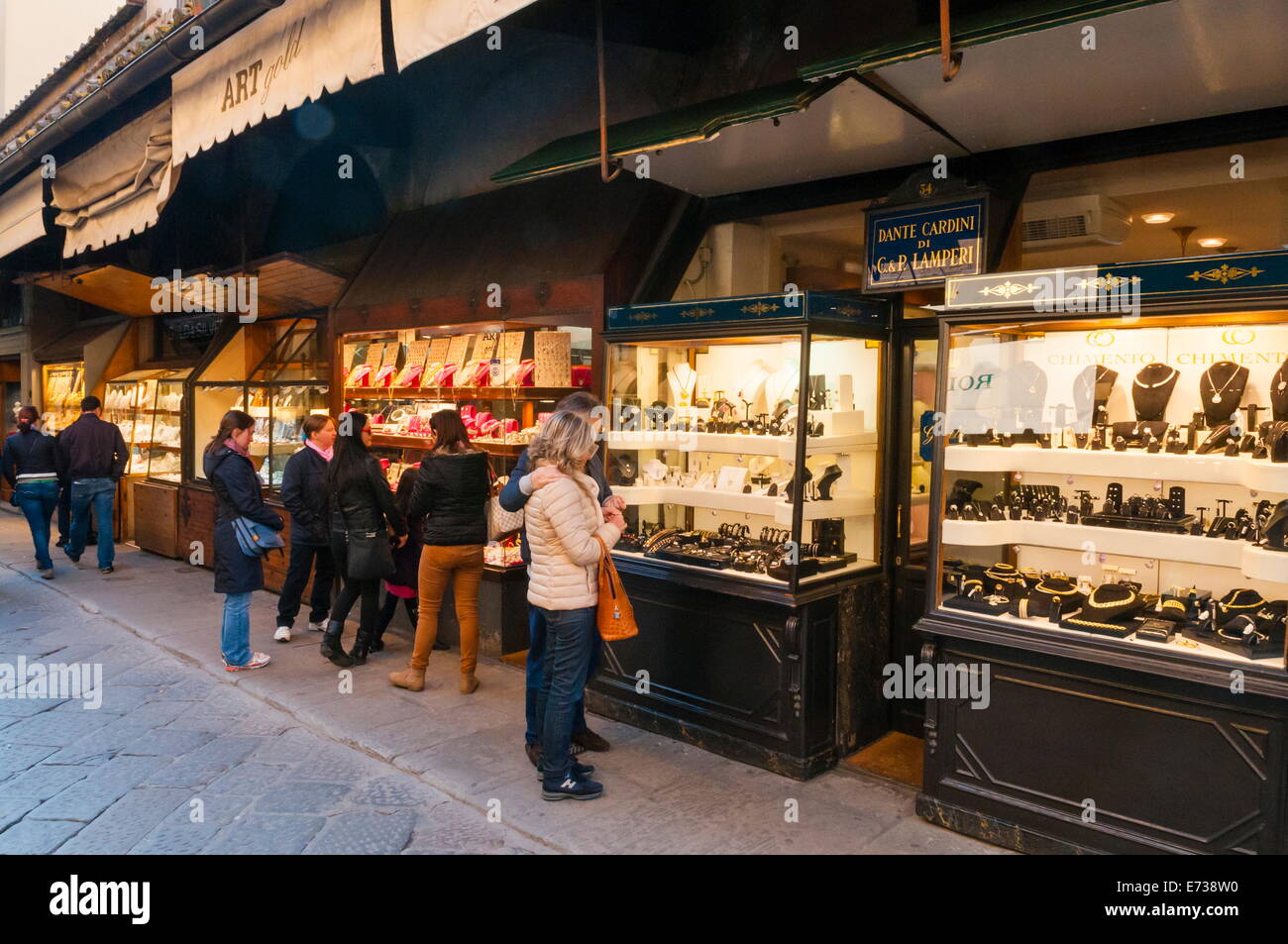 Gold shops at Ponte Vecchio, Florence (Firenze), UNESCO World Heritage Site, Tuscany, Italy, Europe Stock Photo