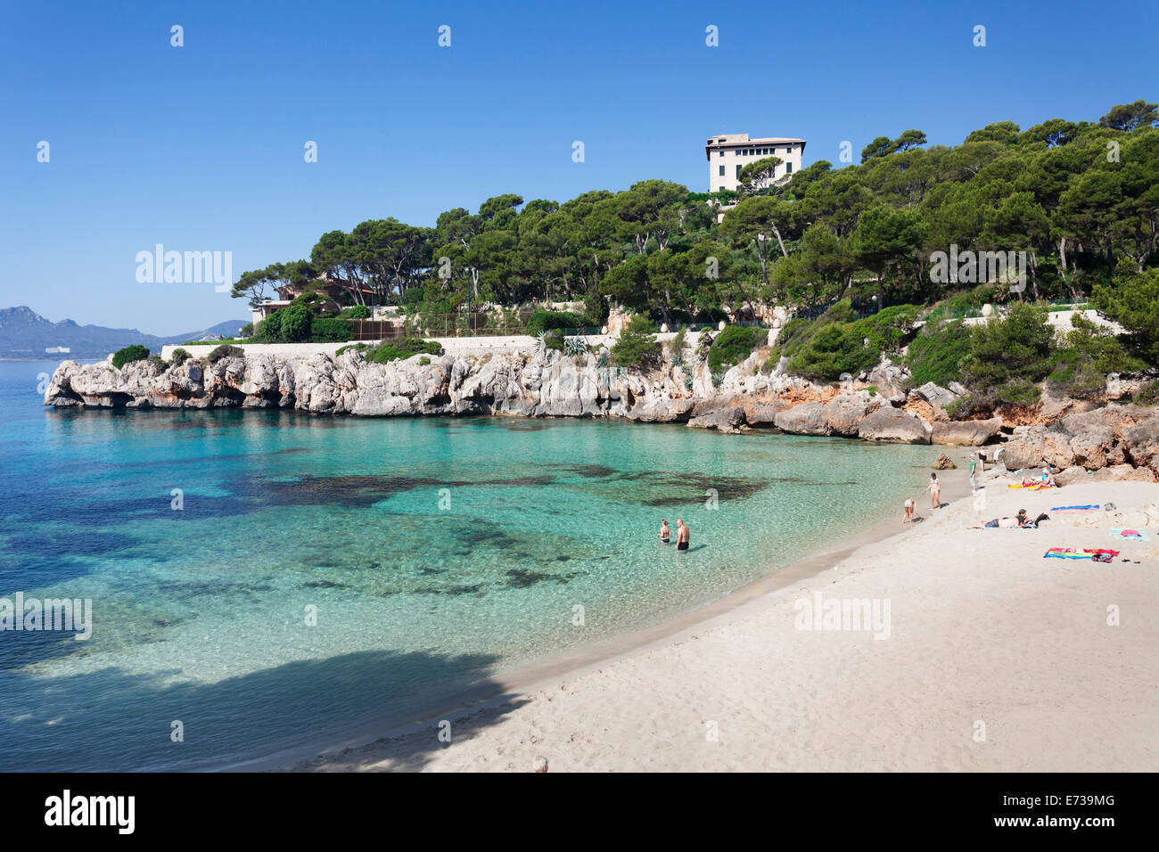Beach and bay of Cala Gat, Cala Ratjada, Majorca (Mallorca), Balearic Islands (Islas Baleares), Spain, Mediterranean, Europe Stock Photo