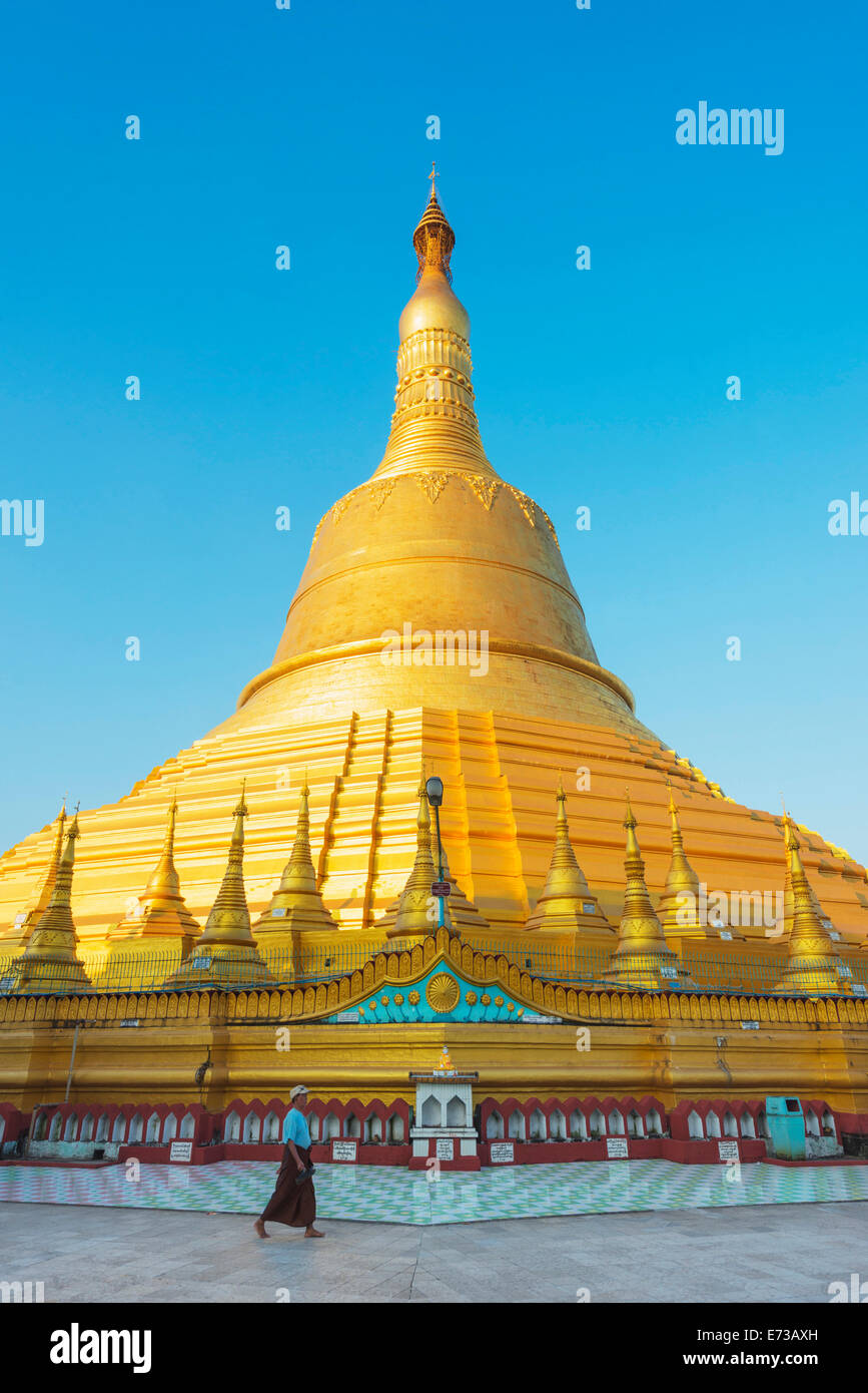 Shwemawdaw Paya pagoda, Bago, Myanmar (Burma), Asia Stock Photo