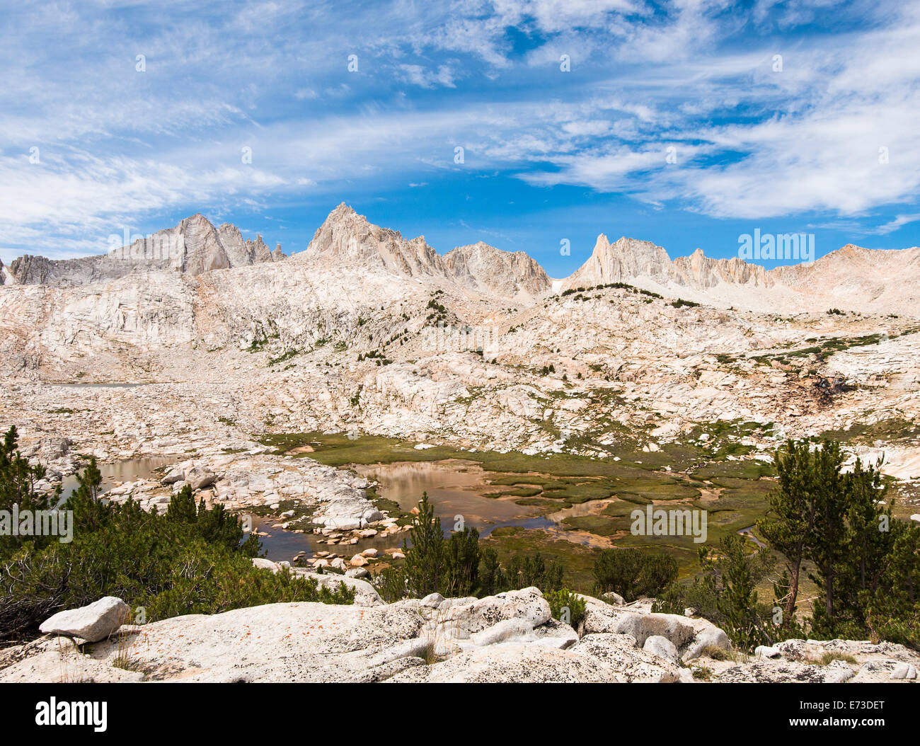 The tall peaks of Granite Park in the High Sierra Stock Photo
