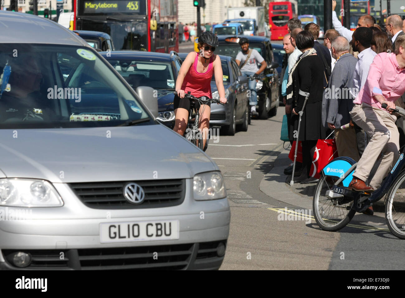 Woman turning left on hi-res stock photography and images - Alamy