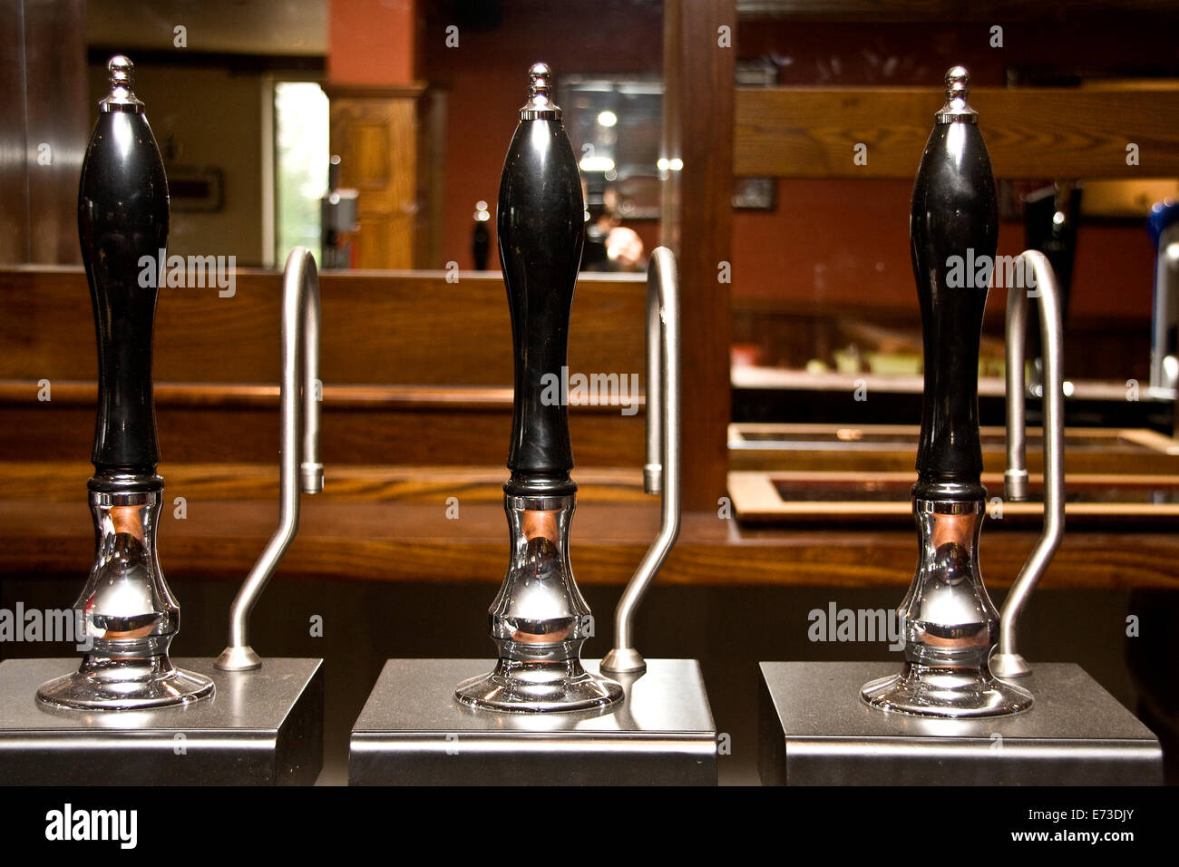 THE KINGSWAY FARM INN is a Family Pub / Restaurant owned by Greene King along Kings Cross Road in Dundee, UK Stock Photo