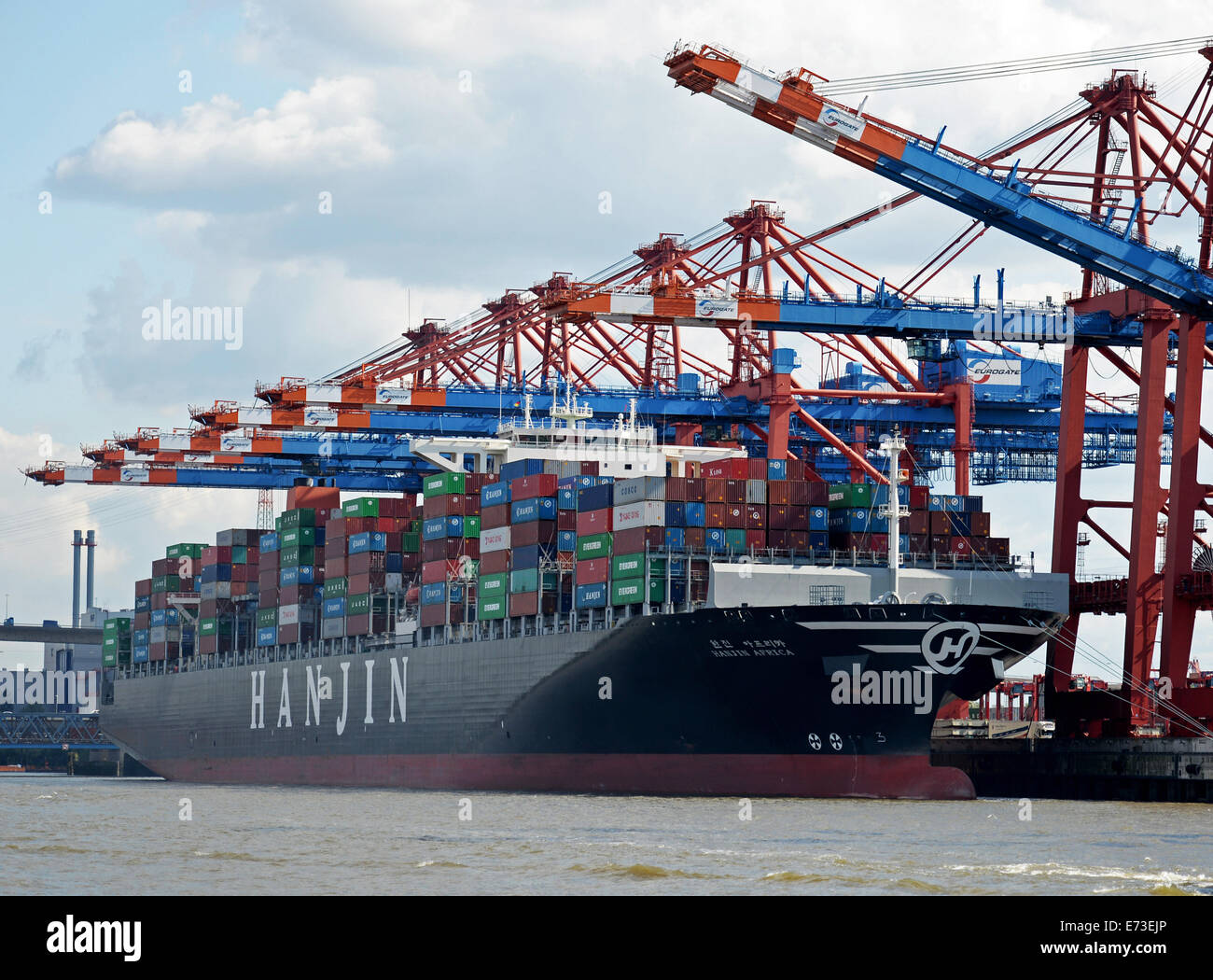 The container ship Hanjin Africa docks in the port of Hamburg, 27 August 2014. Stock Photo