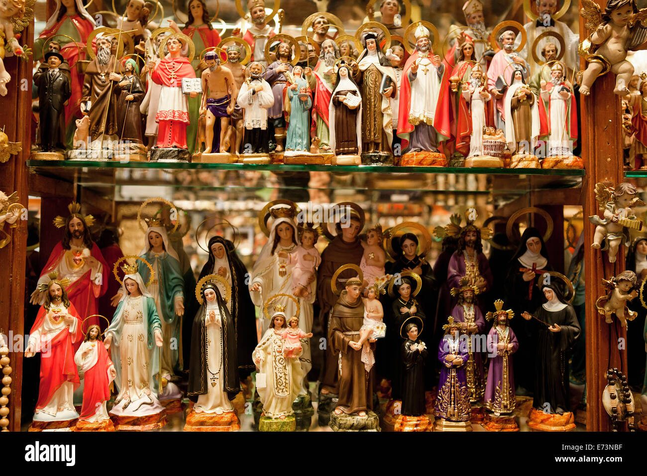 Religious statues shop display hires stock photography and images Alamy