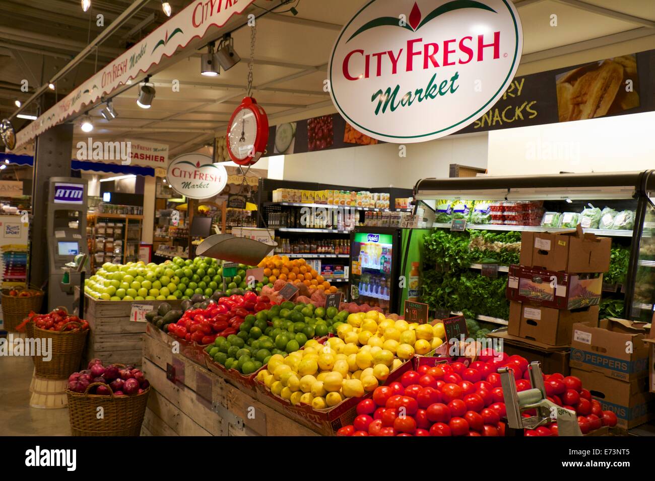 Fruit market. Ogilvie Transportation Center. Chicago, Illinois Stock