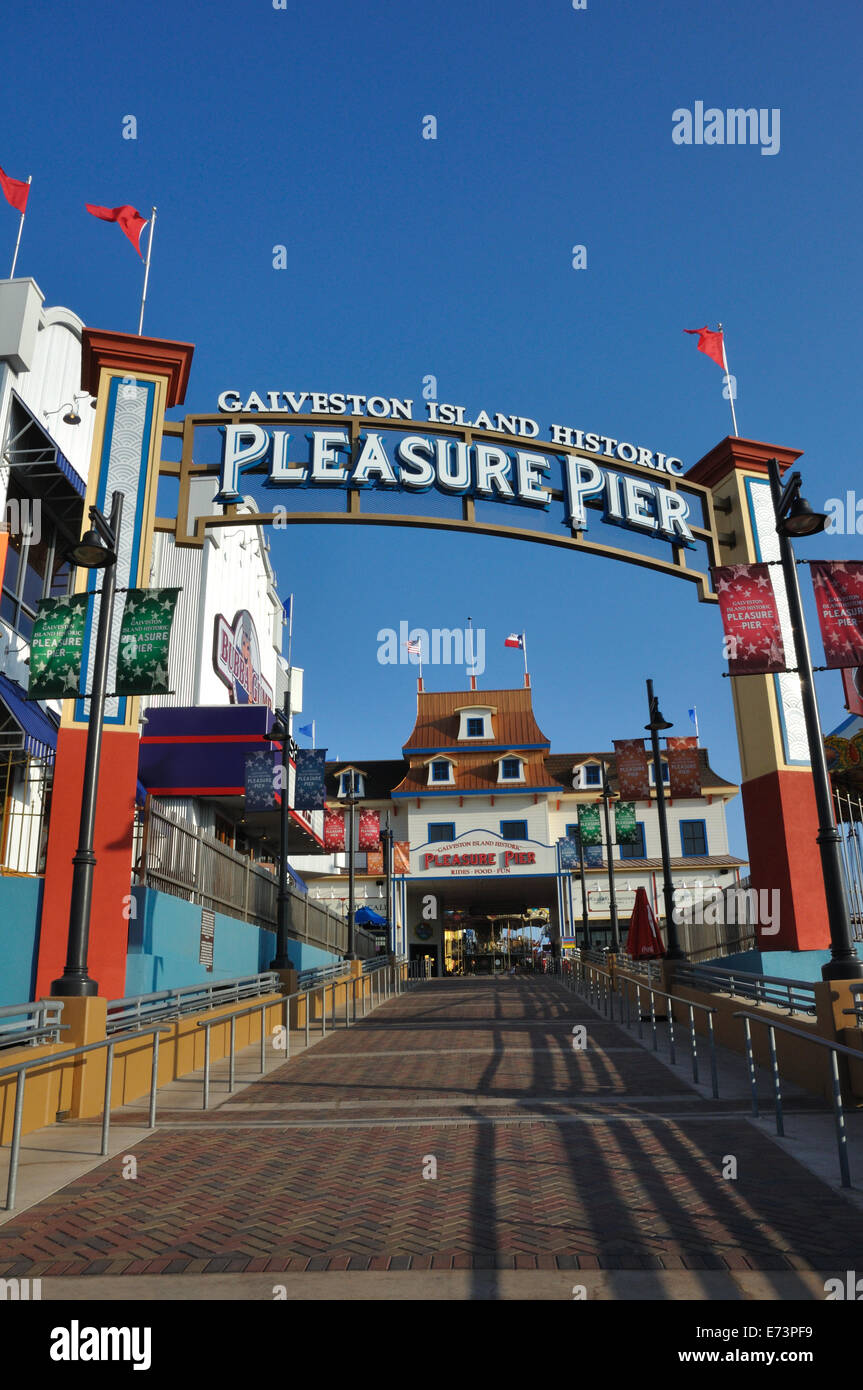 Galveston Island Historic Pleasure Pier, Galveston, Texas, USA Stock Photo Alamy