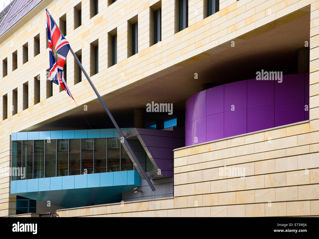 Germany, Berlin, Mitte, front of British Embassy with Union flag on Wilhelmstrasse by architects Michael Wilford and Partners. Stock Photo