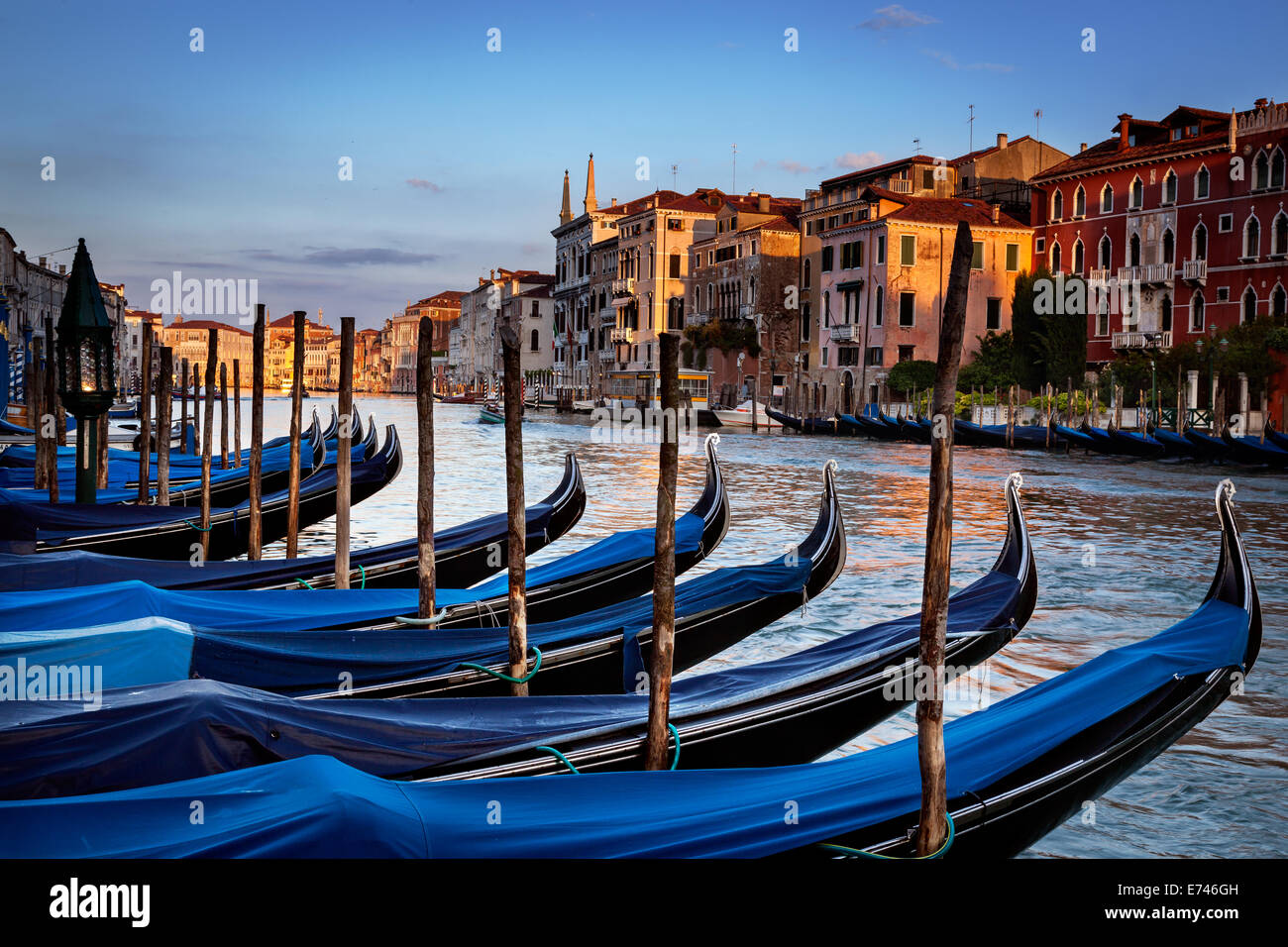 Parked gondolas old buildings hi-res stock photography and images - Alamy