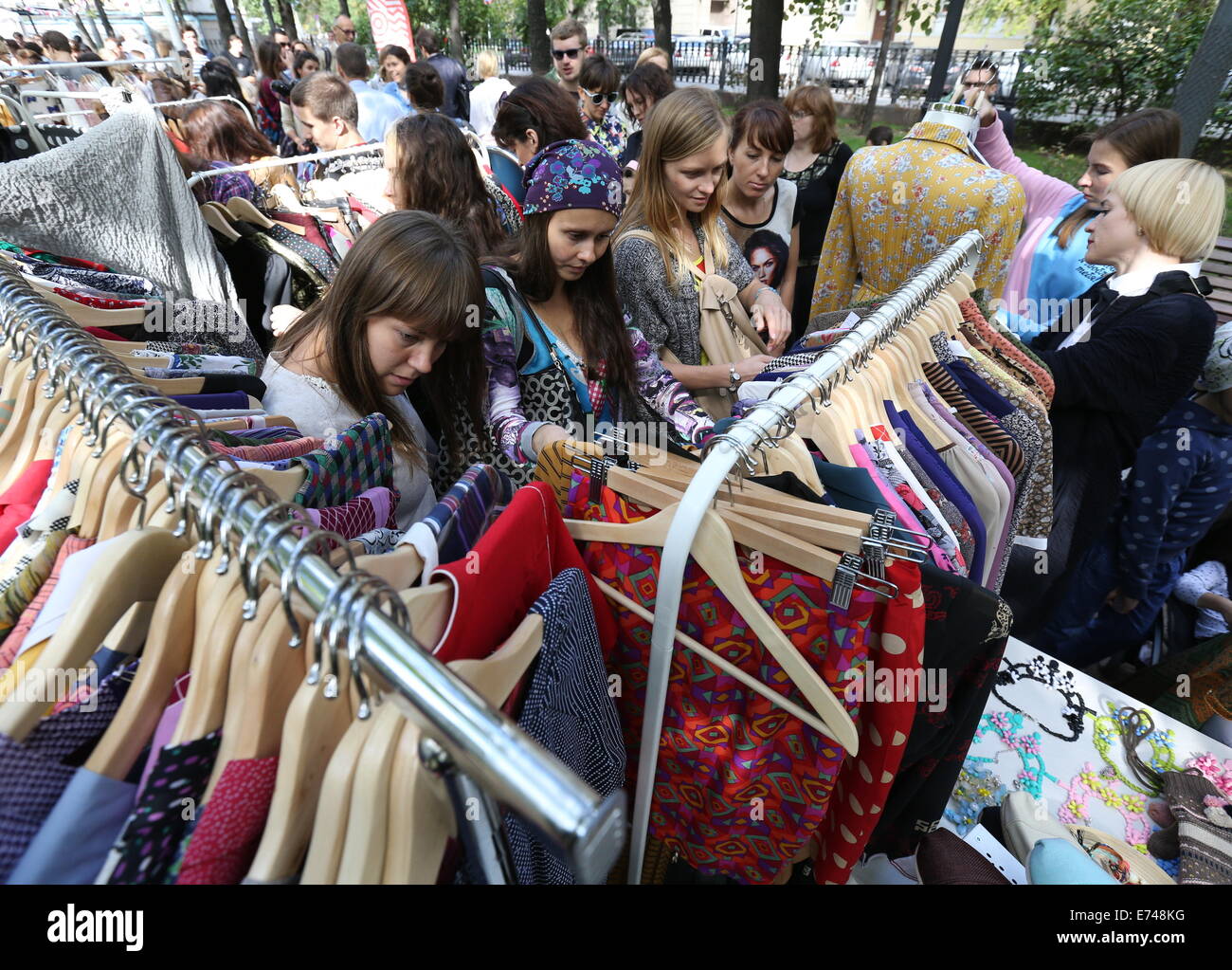 The clothing market, Moscow. Wholesale clothing markets in Moscow The clothing market, Moscow. Wholesale clothing markets in Moscow