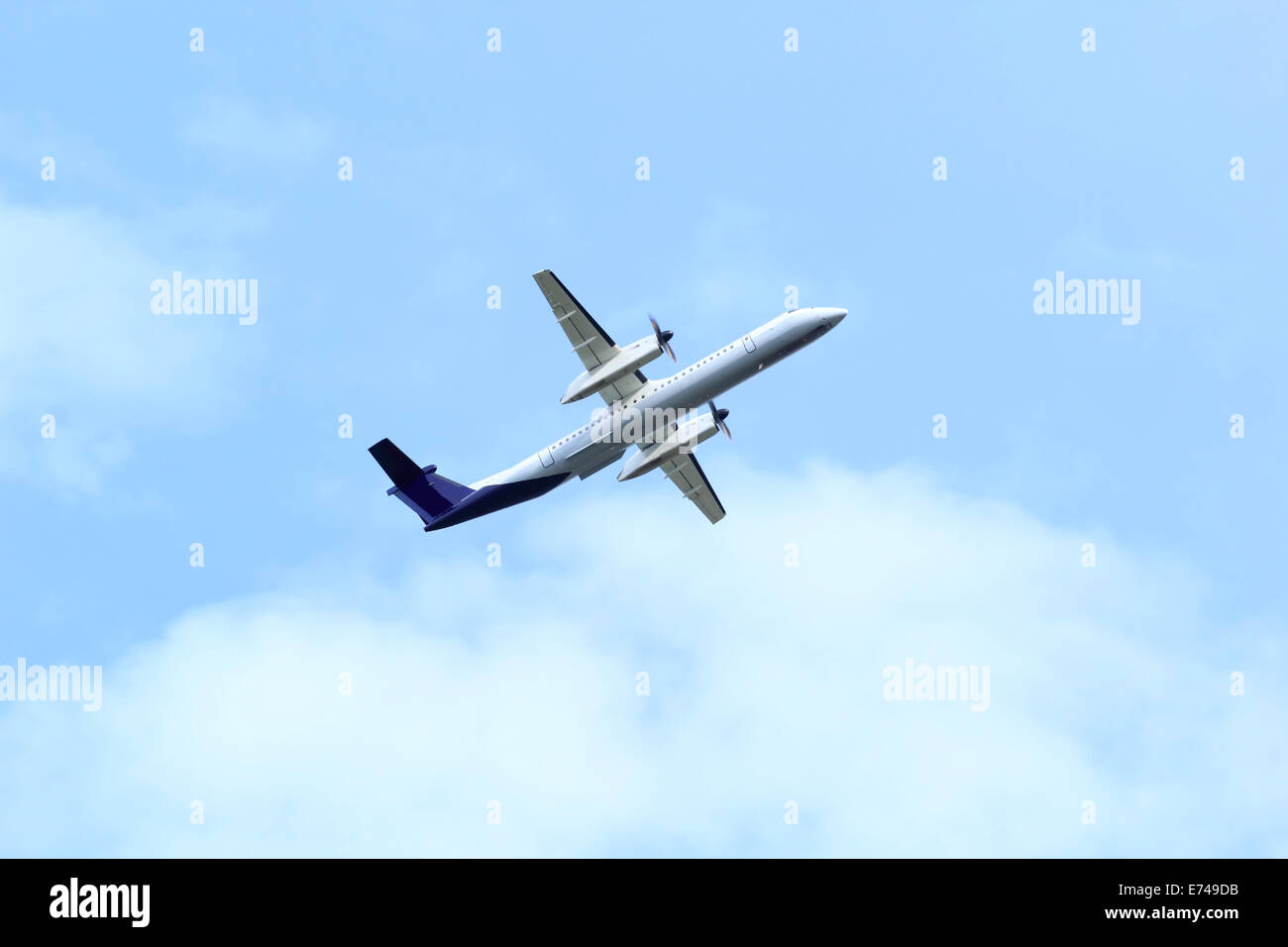 big propeller plane take off Stock Photo Alamy