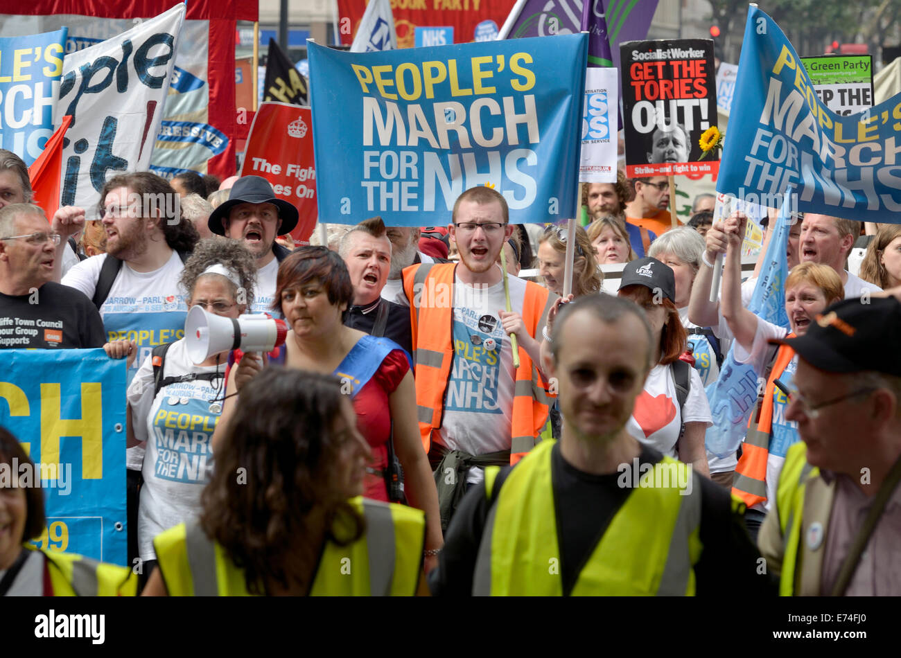 London, UK. 6th September, 2014.  March for the NHS. Marchers from Jarrow arrive in London for a rally in Trafalgar Square against privatisation of the National Health Service Credit:  PjrNews/Alamy Live News Stock Photo