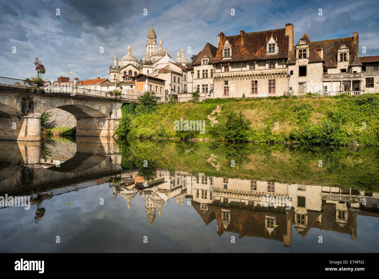 Perigueux, Saint Front Cathedral, Pilgrimage way to Santiago de ...