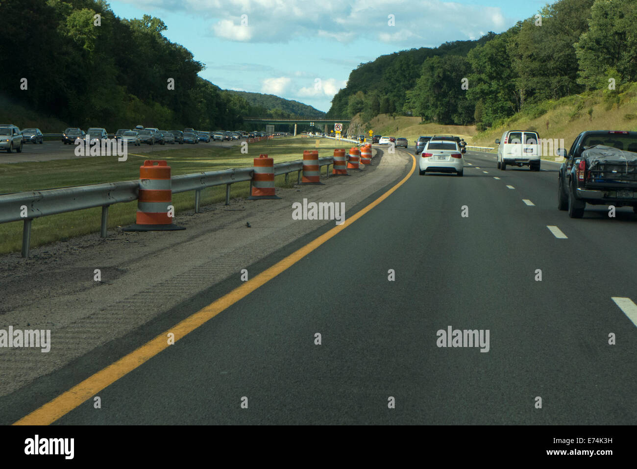 Cars road railing hi-res stock photography and images - Alamy
