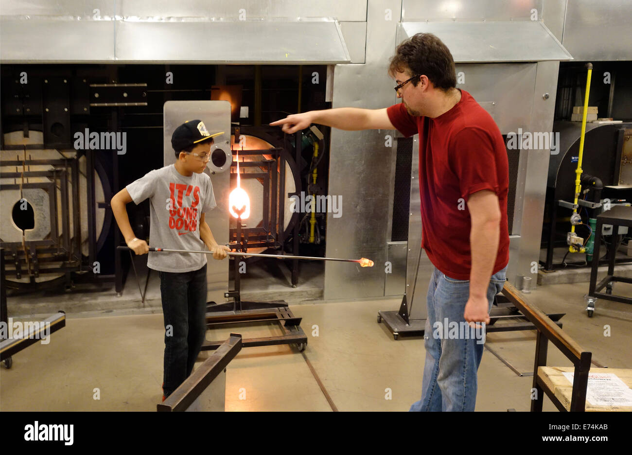 Glass blowing lessons hires stock photography and images Alamy