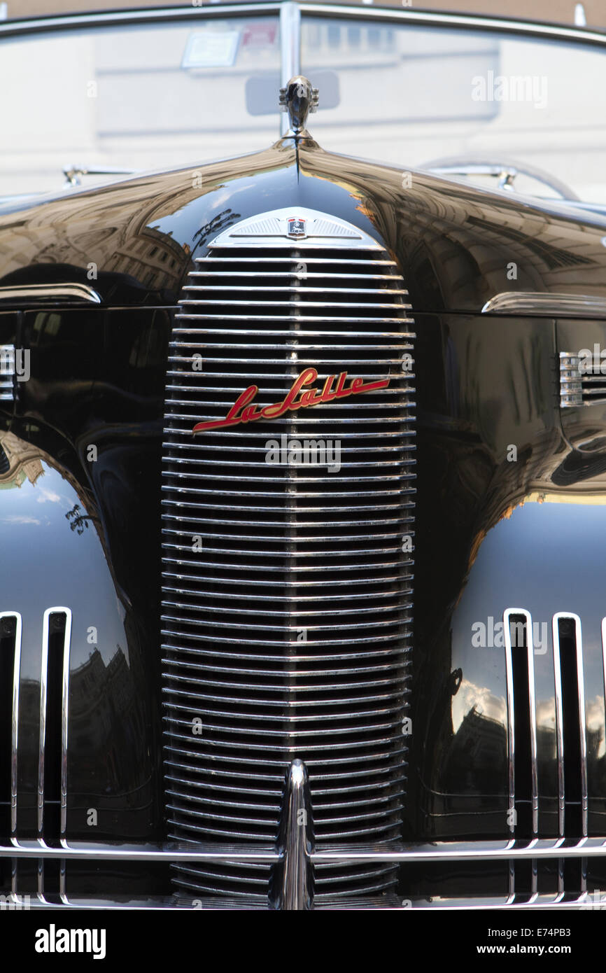 Torino, Italy. 6th September 2014.Radiator grille and logo on a 1940 La Salle Coupe. Collectors of historical cars met in Torino for a car elegance competition. Stock Photo