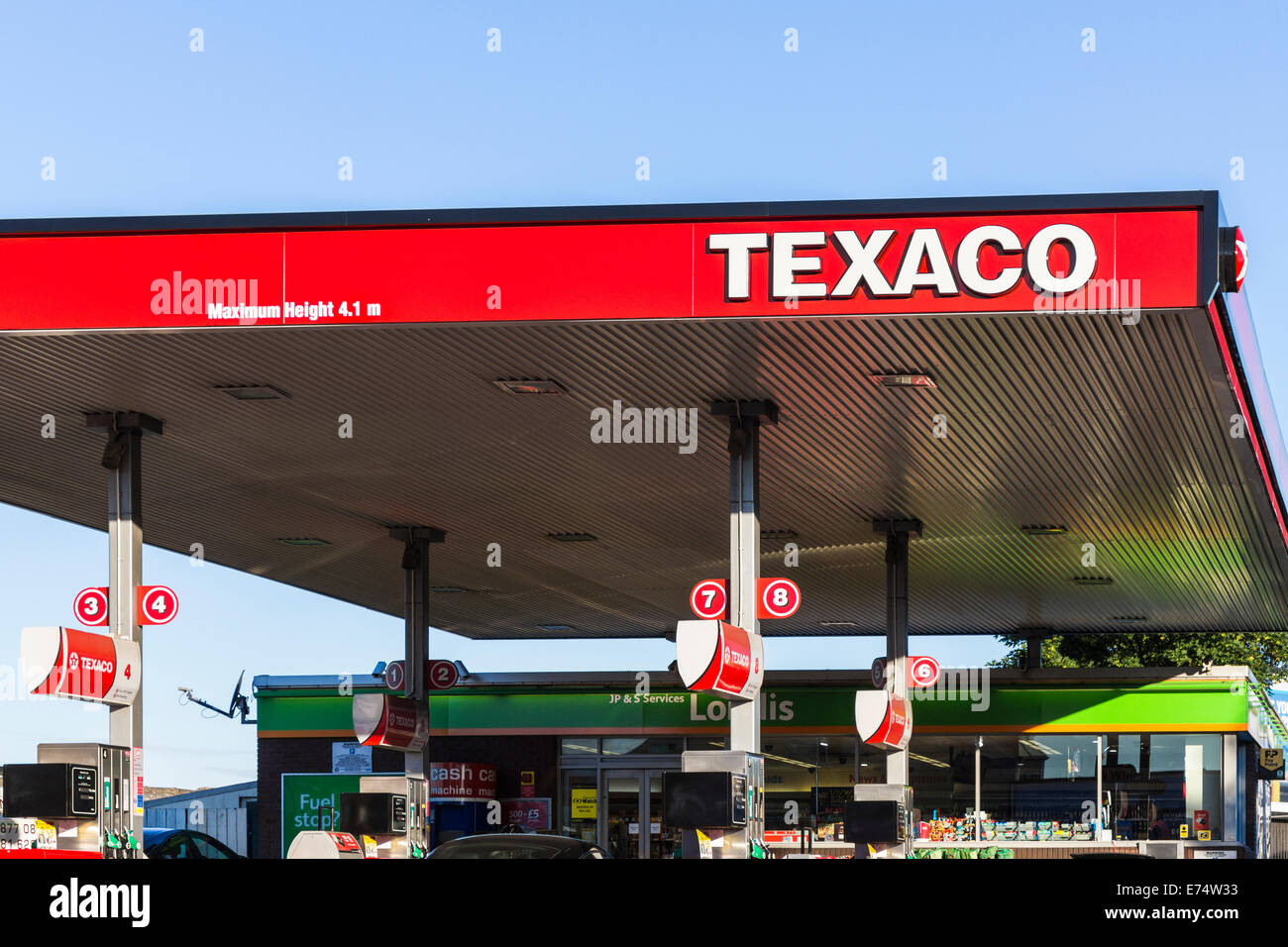 texaco-petrol-station-london-stock-photo-alamy