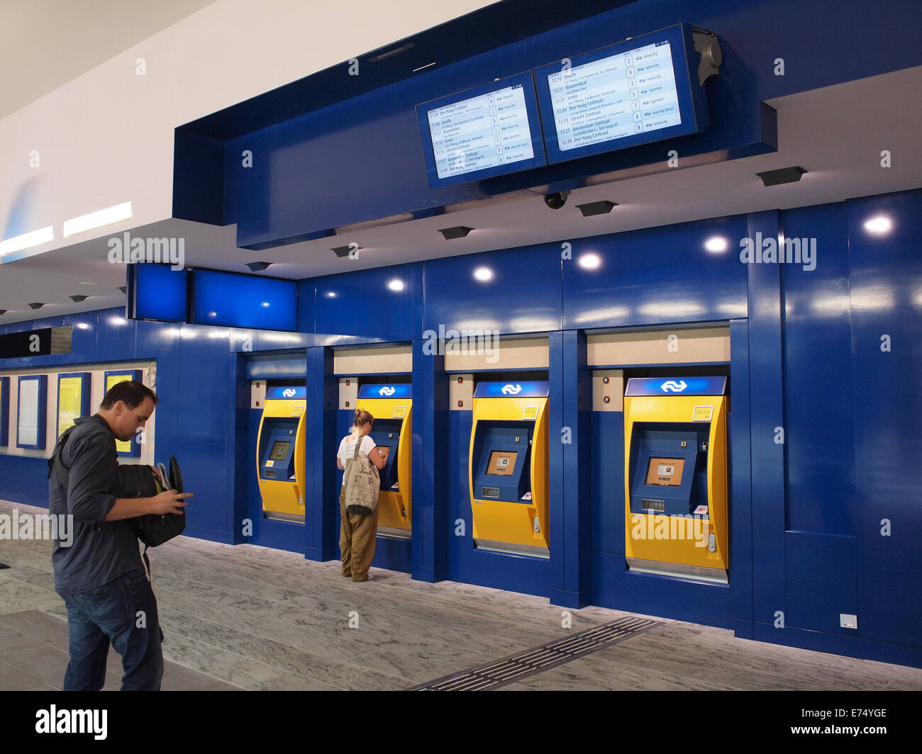 NS train ticket electronic vending machines, Breda central railway station, the Netherlandsa Stock Photo