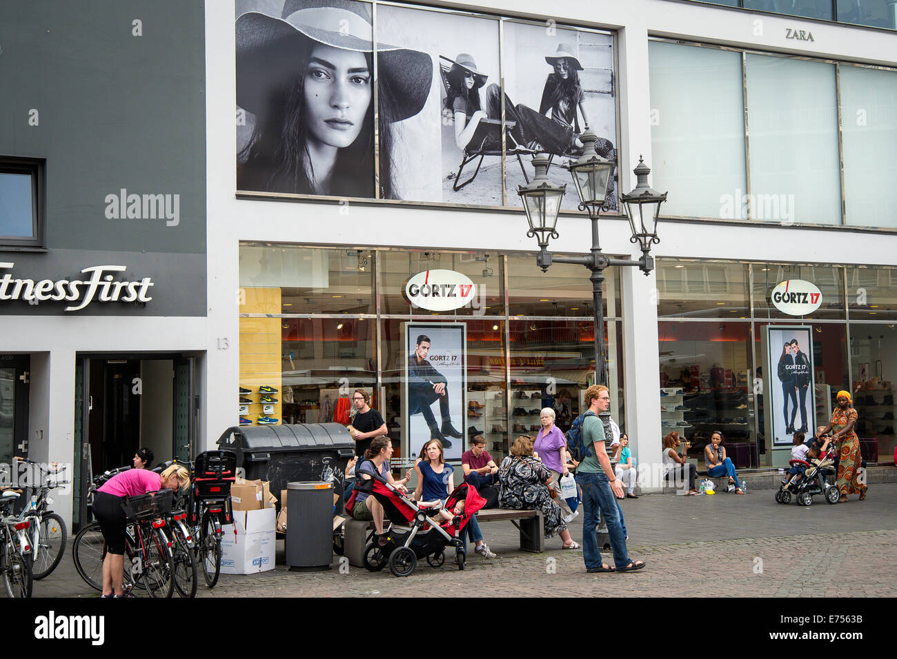 Street mall shopping bonn hi-res stock photography and images - Alamy