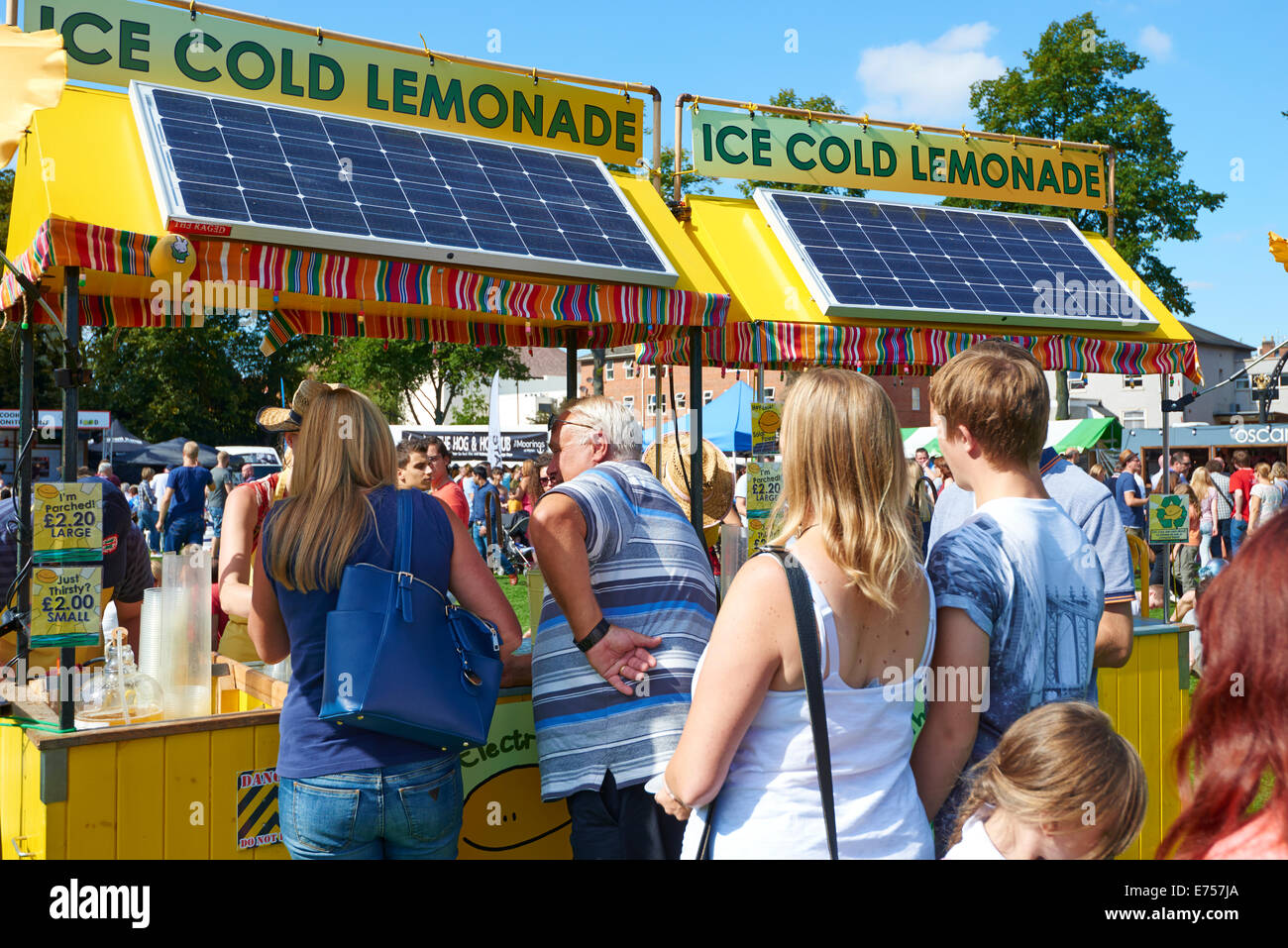People Queuing At An Ice Cold Lemonade Stall At The Food And Drink Festival Leamington Spa Warwickshire UK Stock Photo