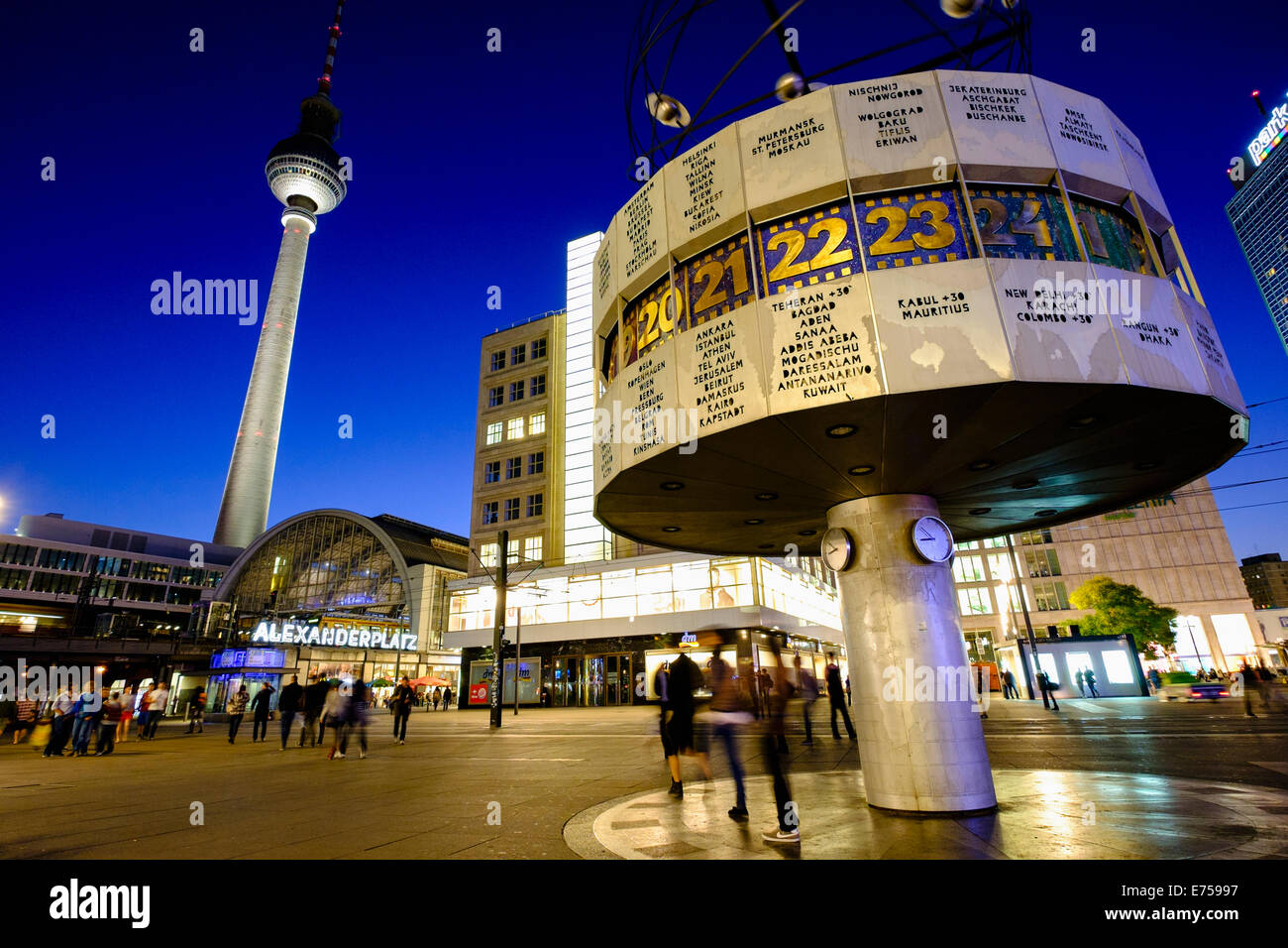 World clock in berlin alexanderplatz hires stock photography and