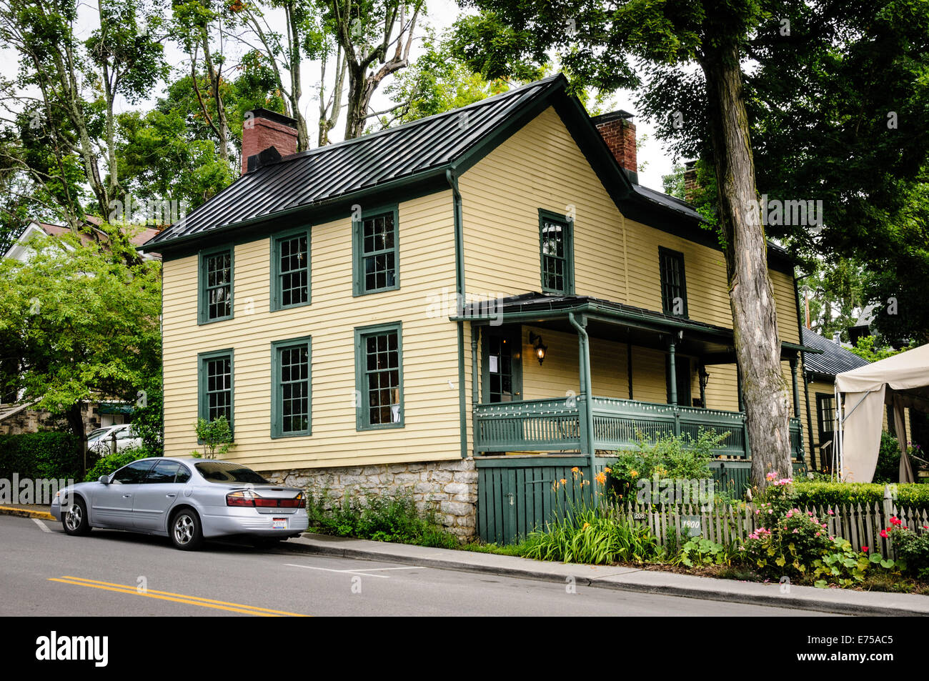 Stella's Restaurant, 208 West Washington Street, Lewisburg, West