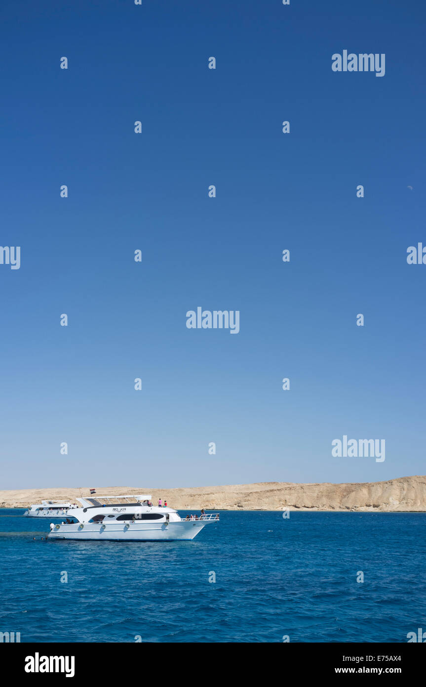 Diving and Snorkeling in the Red Sea of the coast of Egypt near Sharm ...