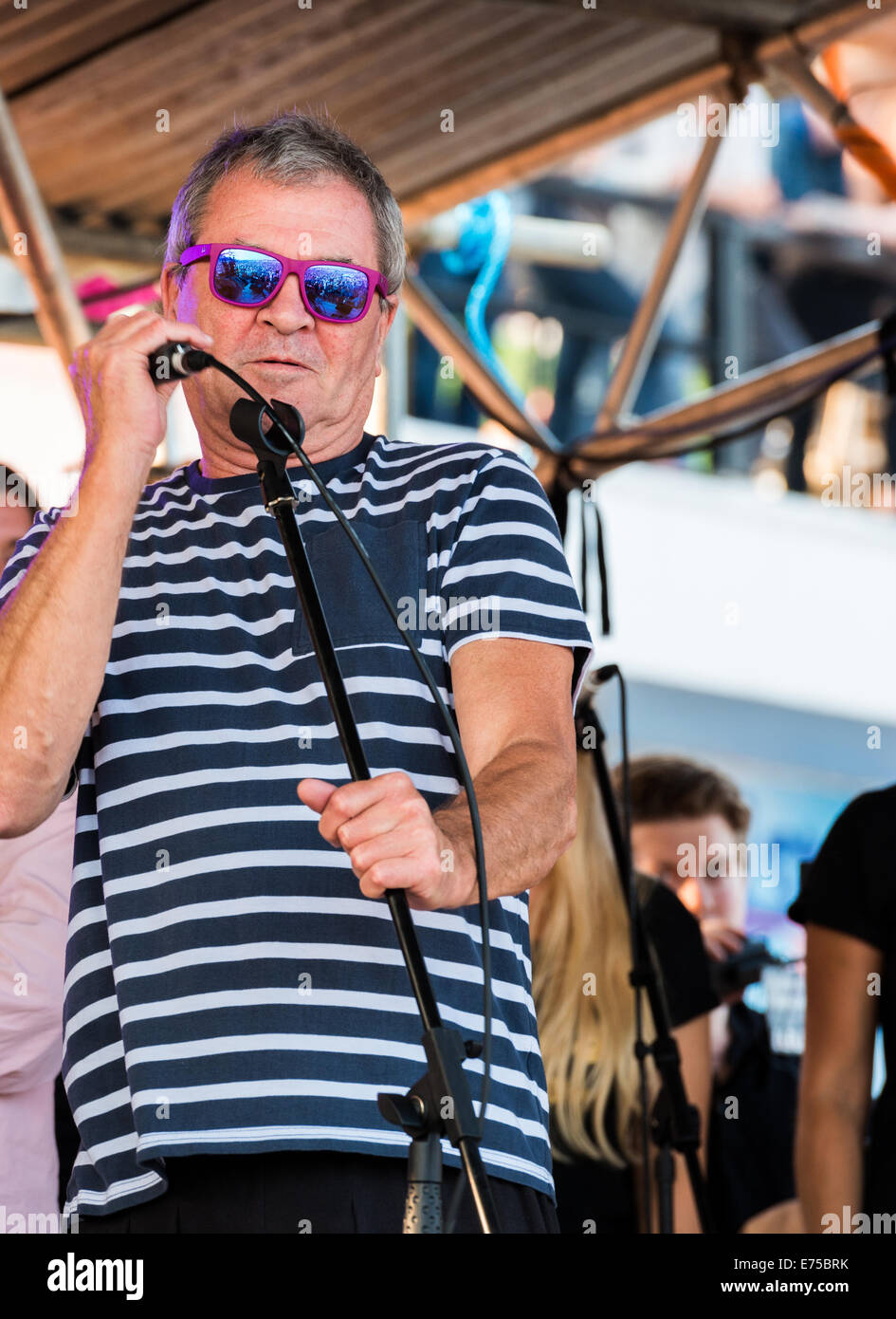 Lyme Regis, Dorset, UK. 6th September, 2014. Ian Gillan on stage at The Guitars  on the Beach event. Singing Smoke on the Water. Stock Photo