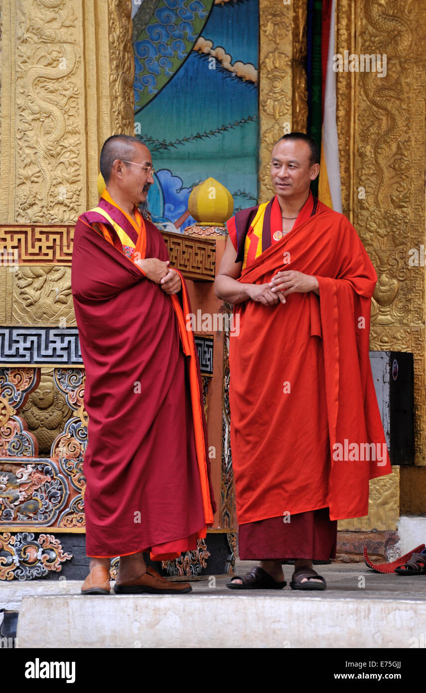 Two monks, Punakha Dzong, Bhutan Stock Photo