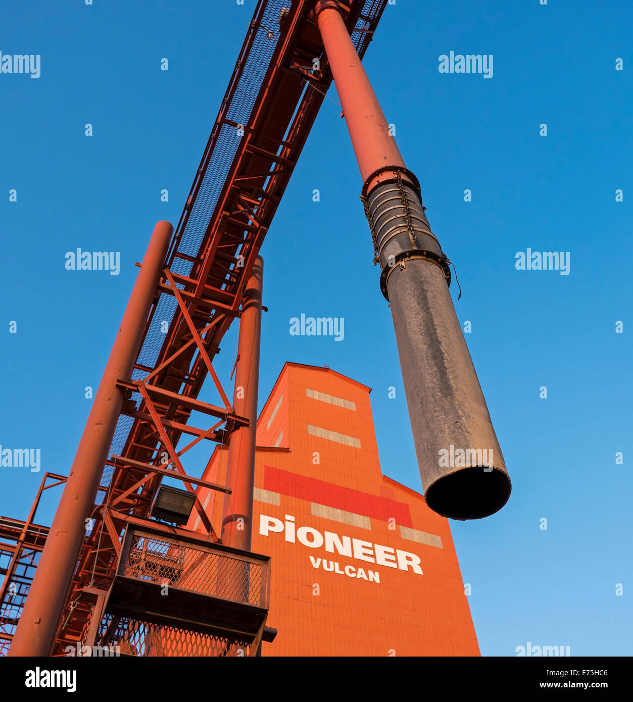 Grain elevator architecture alberta hires stock photography and images