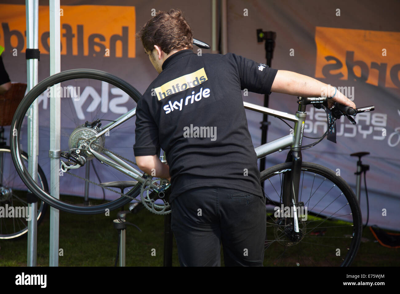 halfords cycle servicing