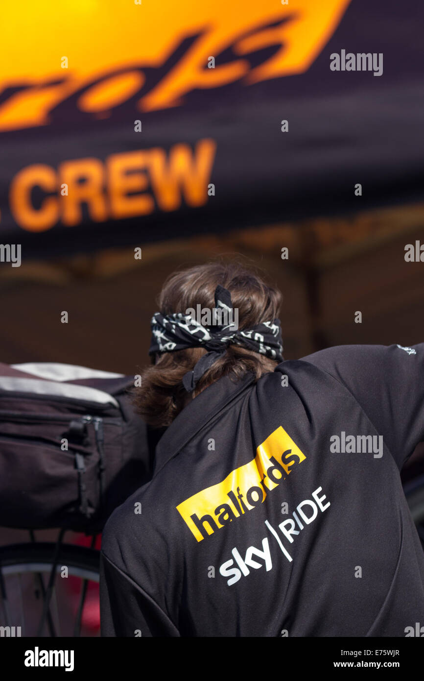 Halfords bicycle hires stock photography and images Alamy