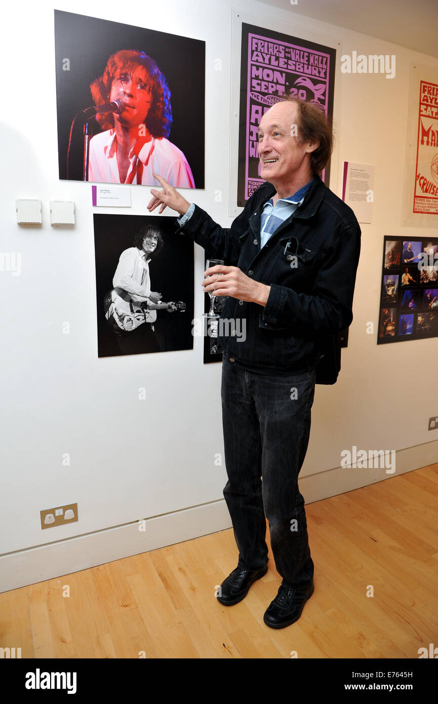 Friars Music Club Aylesbury is major new exhibition of music memorabilia, featuring David Bowie’s ripped Ziggy Stardust shirt, rare memorabilia relating to David Bowie, Lou Reed, Genesis, The Ramones, Talking Heads, The Clash, Roxy Music and Queen, “The E Stock Photo