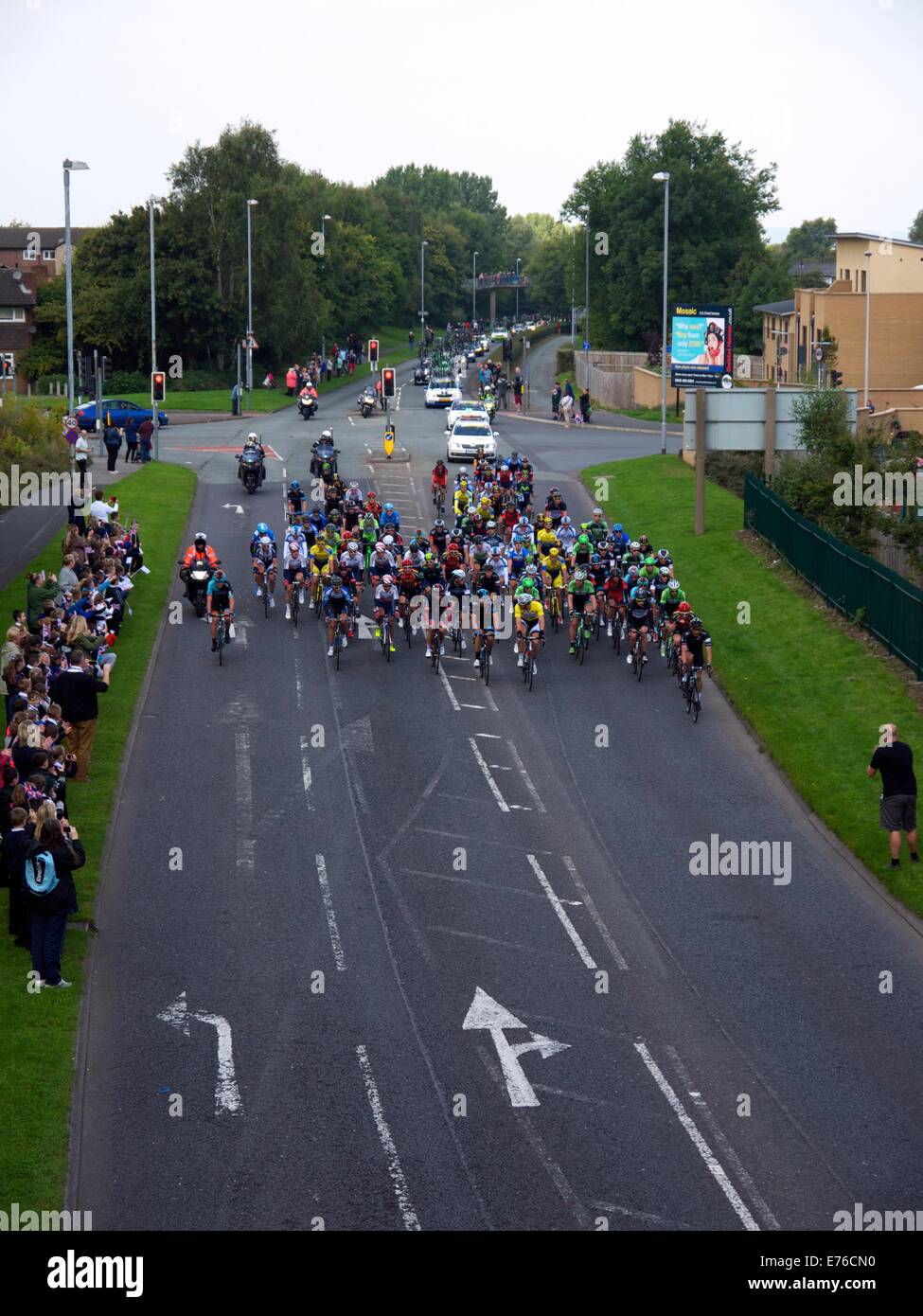 Runcorn, Halton, Cheshire, UK. 8th September, 2014. Stage 2 of the Tour of Britain passing through Runcorn, Halton on their way to finish in Llandudno, North Wales. Credit:  Dave Baxter/Alamy Live News Stock Photo