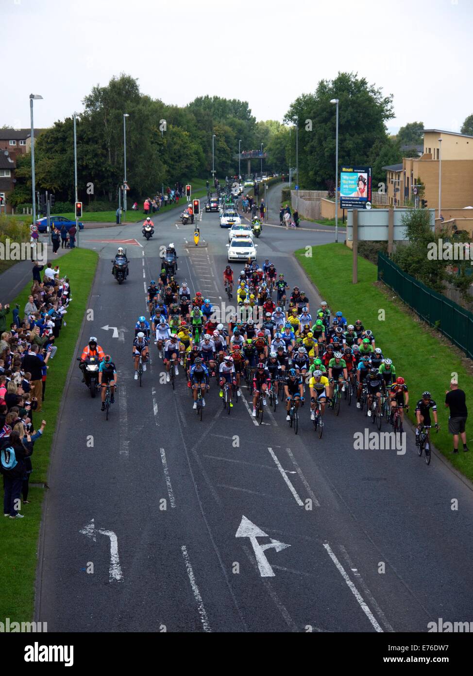Runcorn, Halton, Cheshire, UK. 8th September, 2014. Stage 2 of the Tour of Britain passing through Runcorn, Halton on their way to finish in Llandudno, North Wales. Credit:  Dave Baxter/Alamy Live News Stock Photo