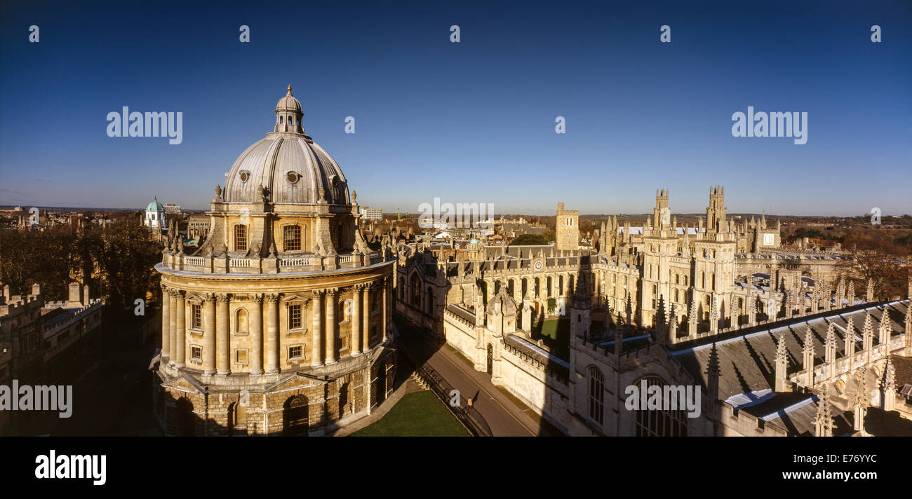 RADCLIFFE CAMERA OXFORD UNIVERSITY WITH ALL SOULS COLLEGE ON RIGHT VIEWED FROM HIGH POINT. Bodleian Library is in the Camera Stock Photo