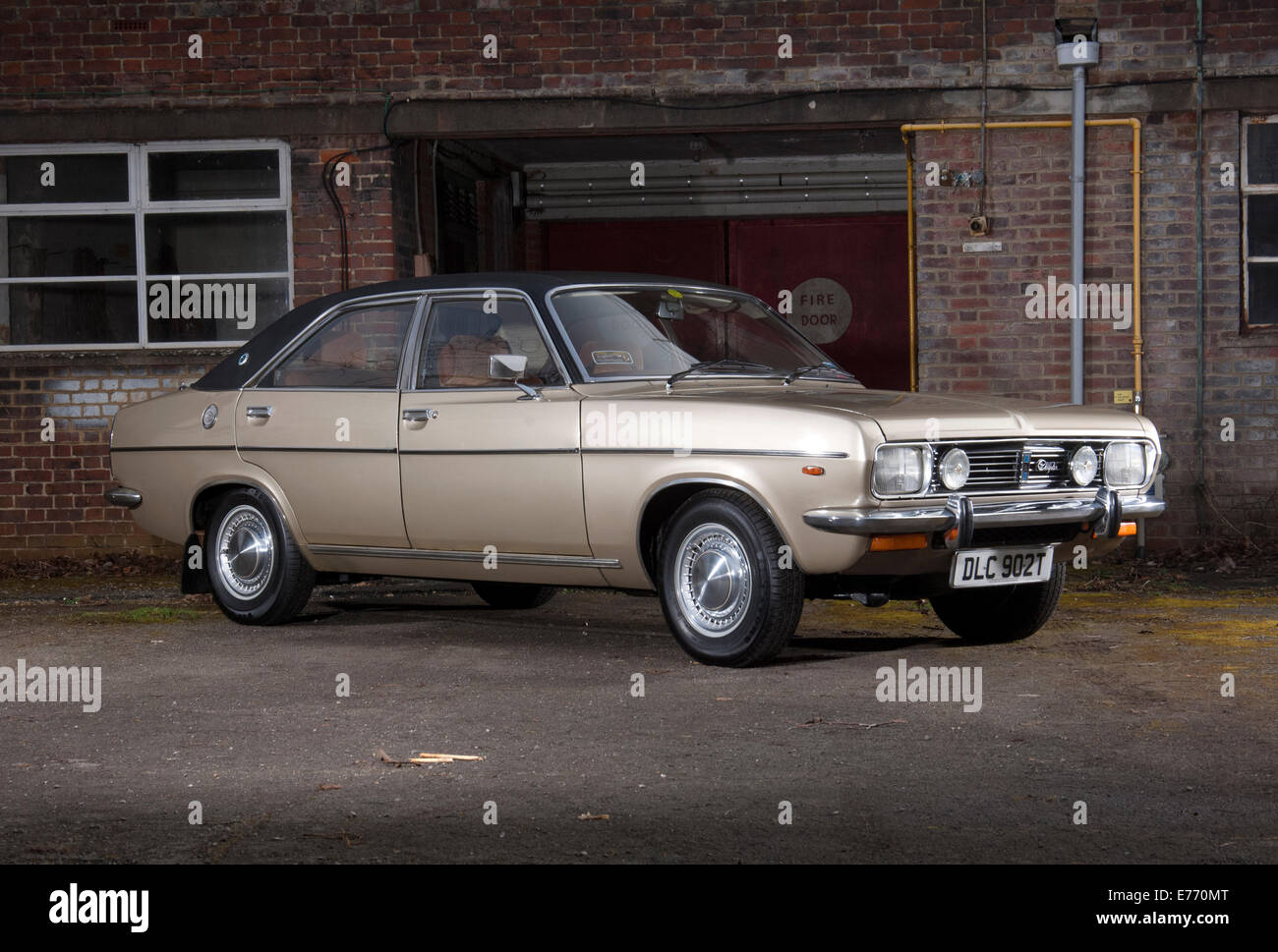 1979 Chrysler 180 2 litre classic car, known as the Simca 1610 in France  Stock Photo - Alamy