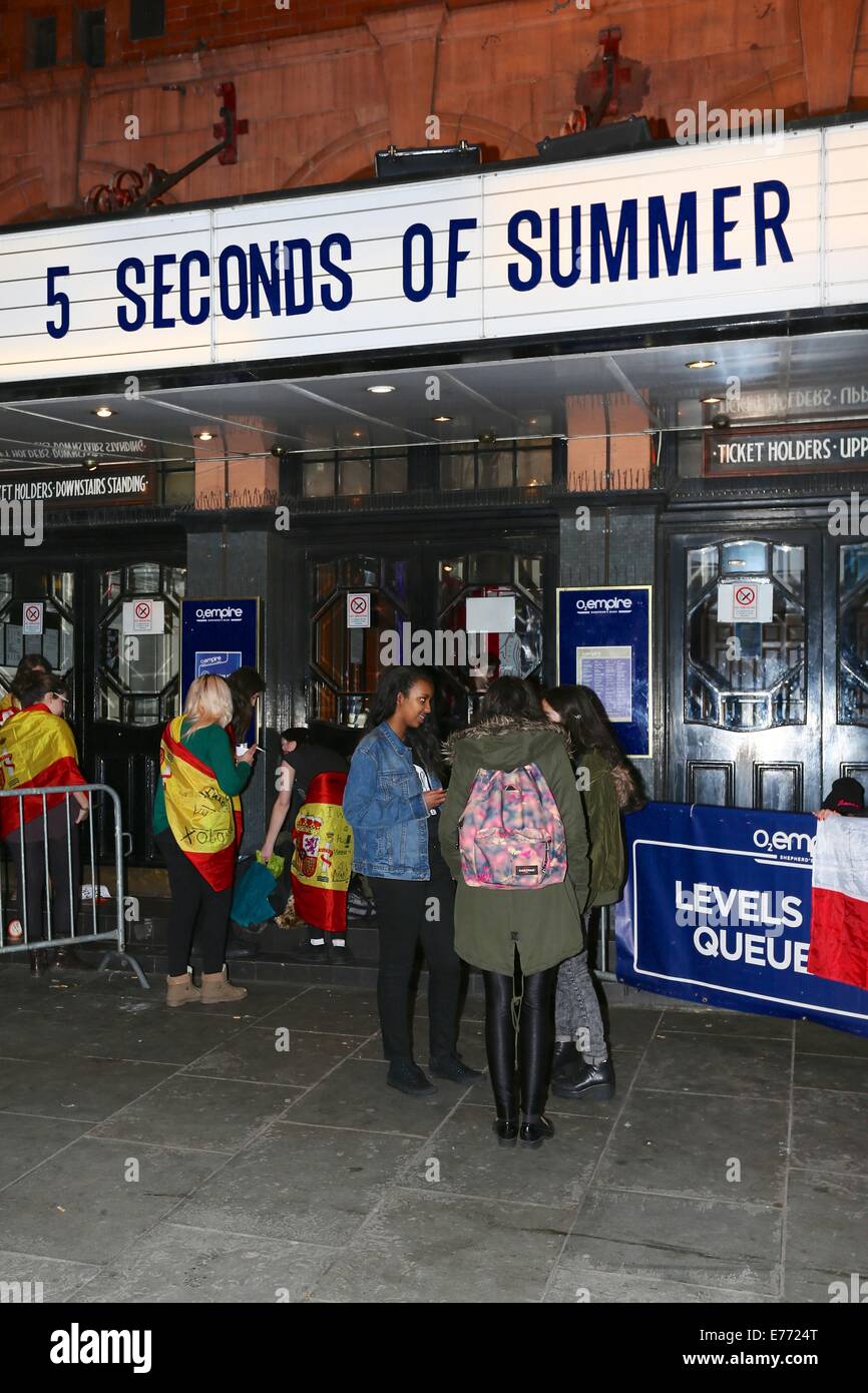 Banners rock band hi-res stock photography and images - Alamy