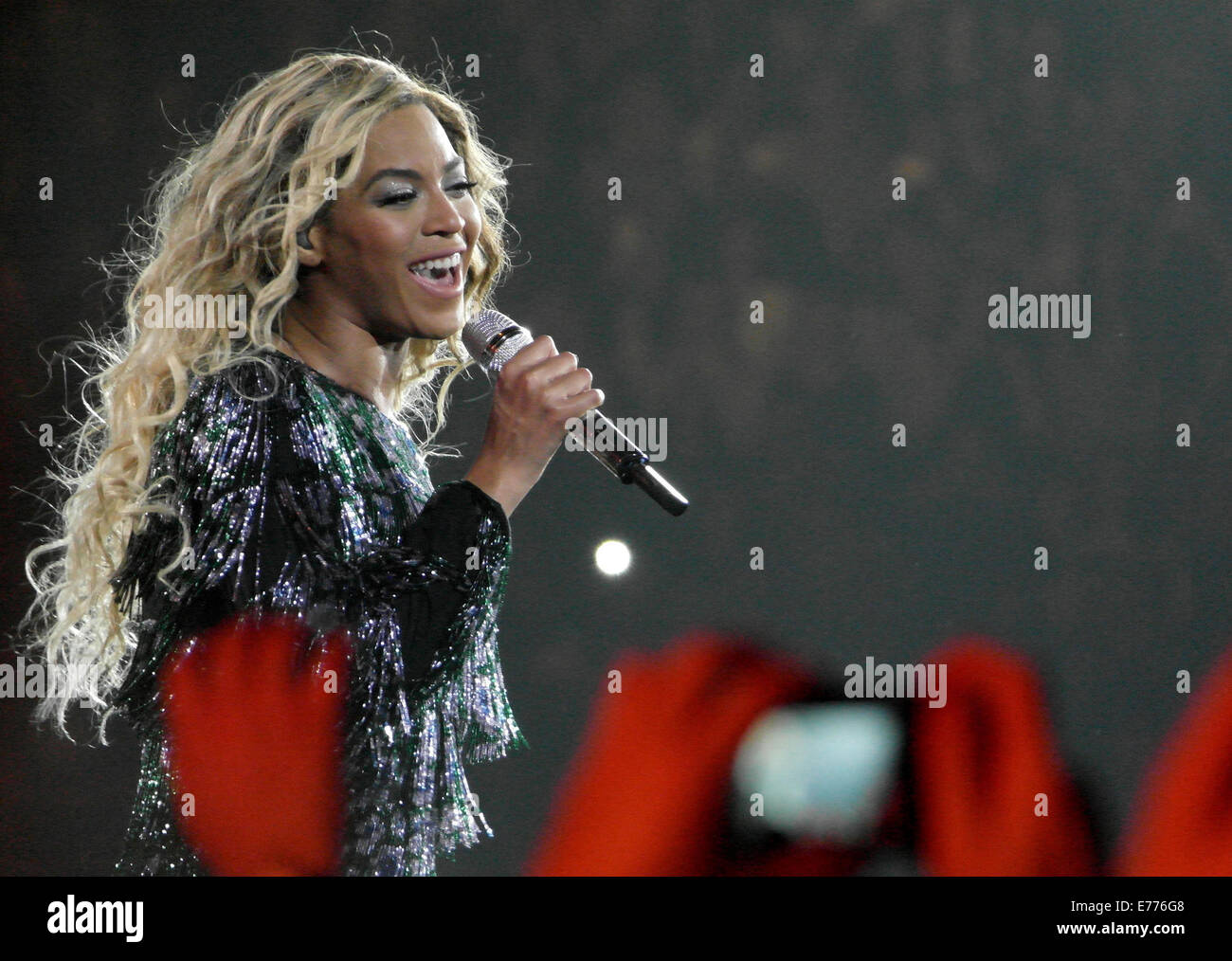Beyonce performs live in concert at the O2 during 'The Mrs. Carter Show ...