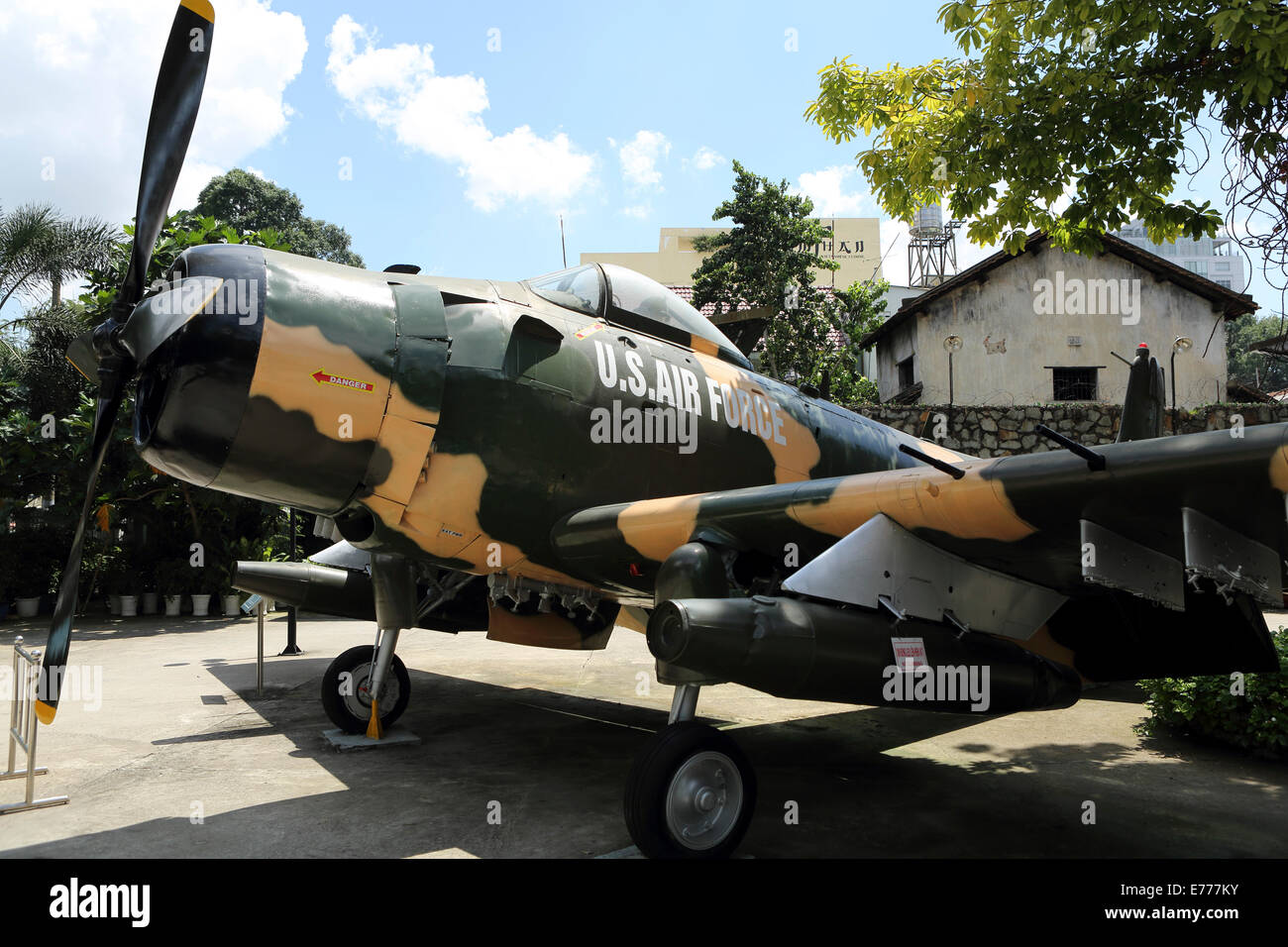 Vietnam war aircraft hi-res stock photography and images - Alamy