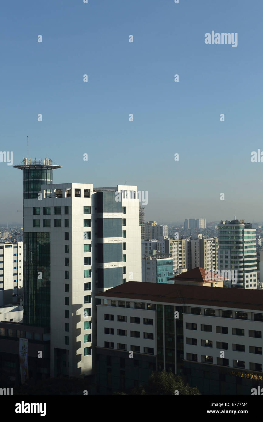 Modern office high rise buildings hi-res stock photography and images ...
