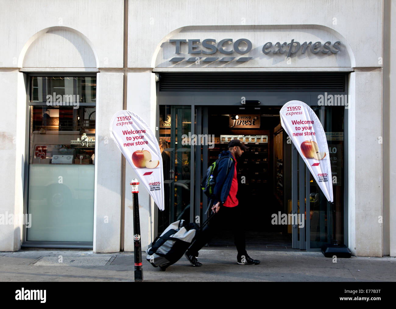 First Tesco sandwich shop opens in Fenchurch Street area of City of