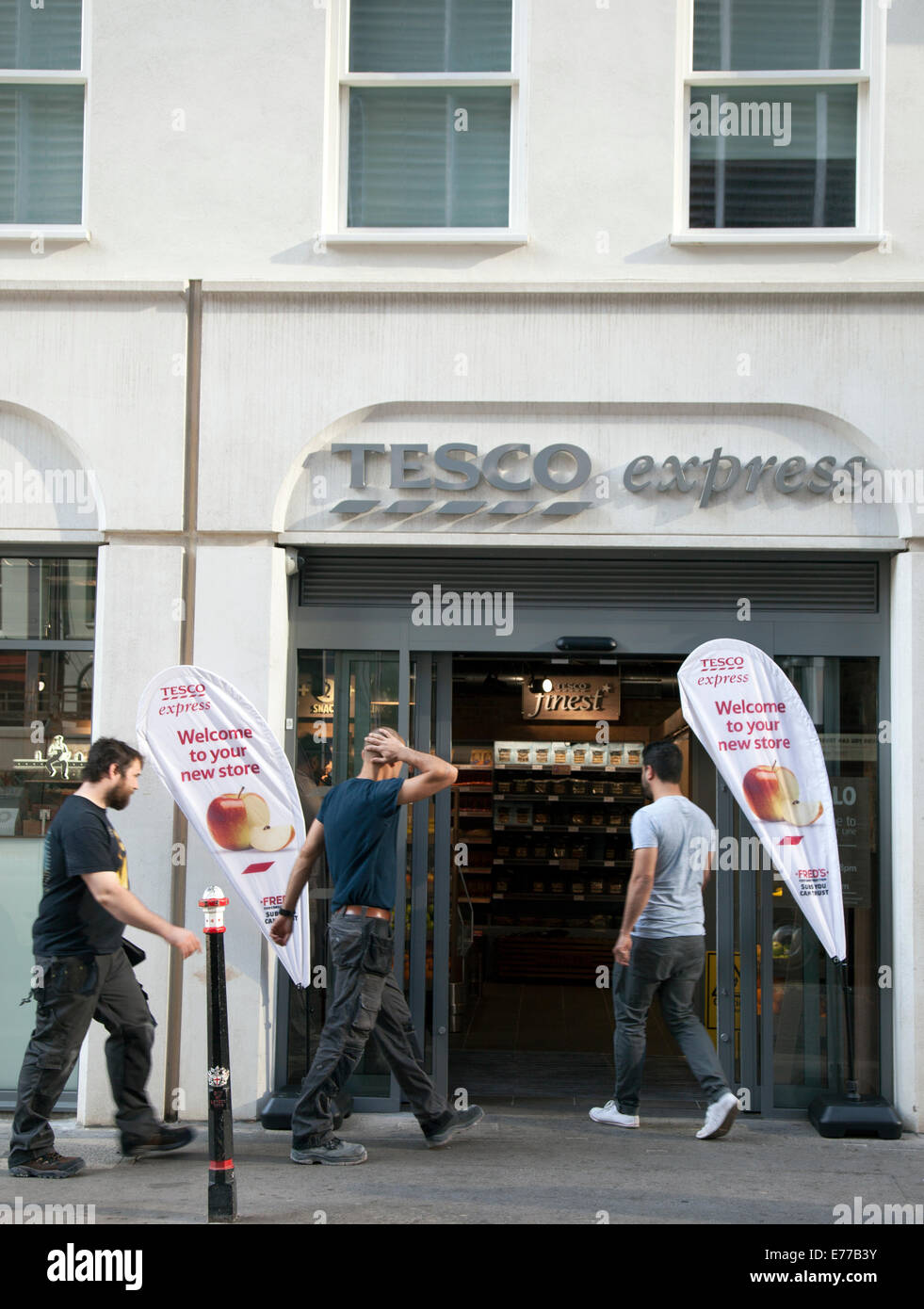 First Tesco sandwich shop opens in Fenchurch Street area of City of London Stock Photo