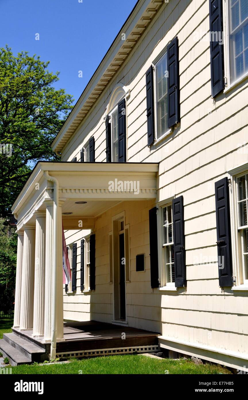 NEW YORK CITY Entrance portico with four columns at the historic 1750