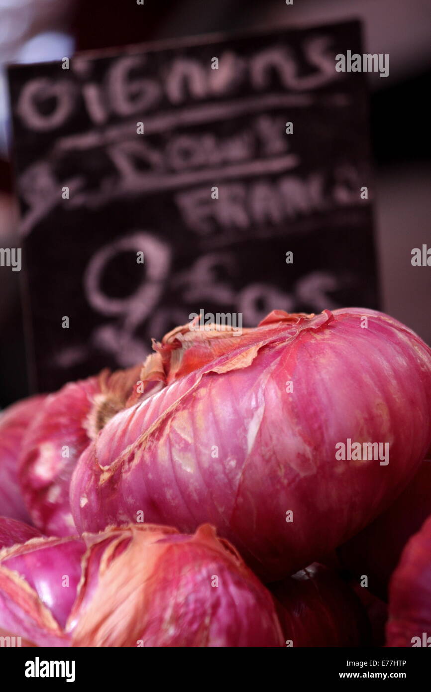 Onions in french market in Sommieres Stock Photo