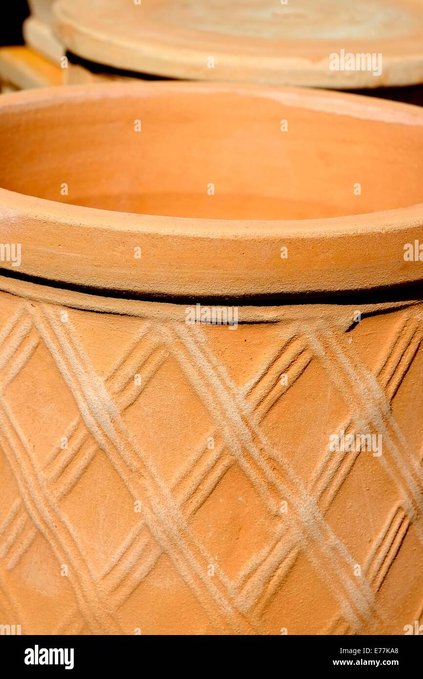 Garden pots uk hires stock photography and images Alamy