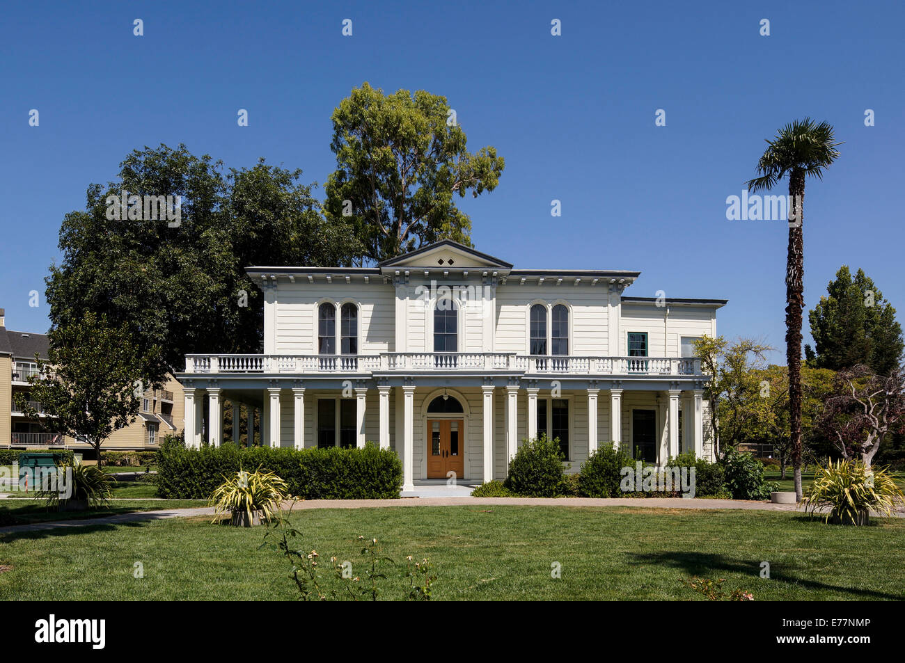 Santa Clara Mansions