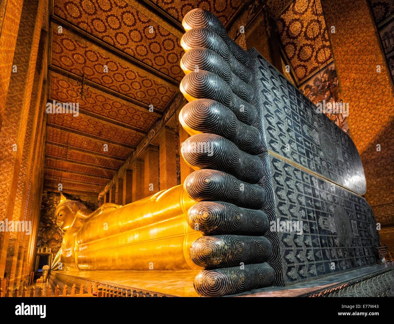 Reclining Buddha at the Wat Pho temple, Bangkok, Thailand Stock Photo
