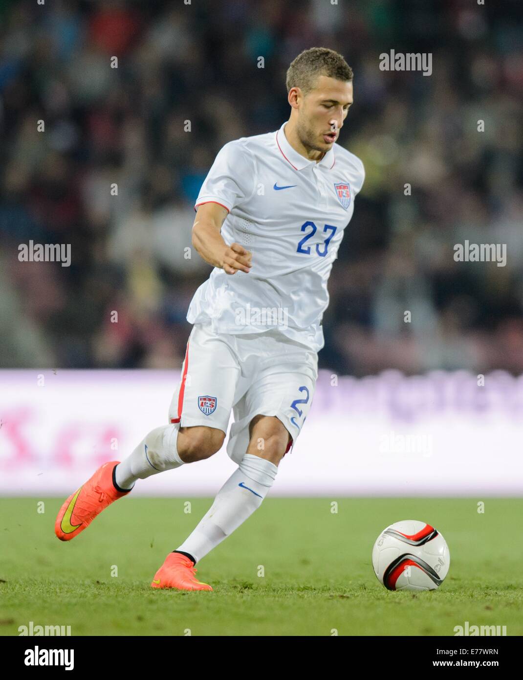 USA's Fabian Johnson controls the ball during the soccer friendly between Czech Republic and USA in Prague, Czech Republic, 3 Septmember 2014. Photo: Thomas Eisenhuth/dpa - NO WIRE SERVICE - Stock Photo