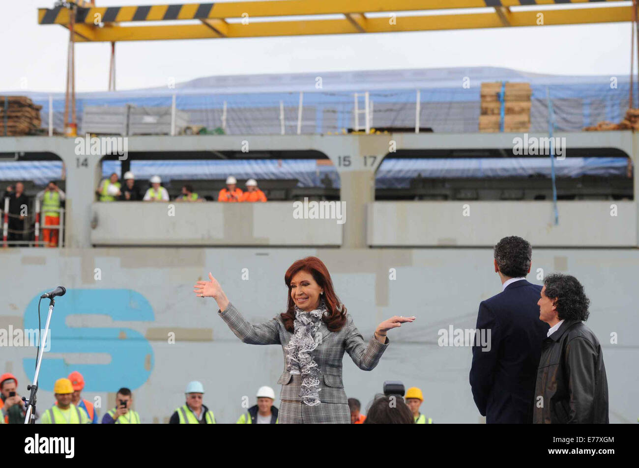 (140909) -- BUENOS AIRES, Sept. 9, 2014 (Xinhua) -- Argentina's President Cristina Fernandez participates in an activity promoting measures to renovate the country's railroad system, at Buenos Aires port Sept. 8, 2014. (Xinhua/Maximiliano Luna/TELAM) (bxq) Stock Photo