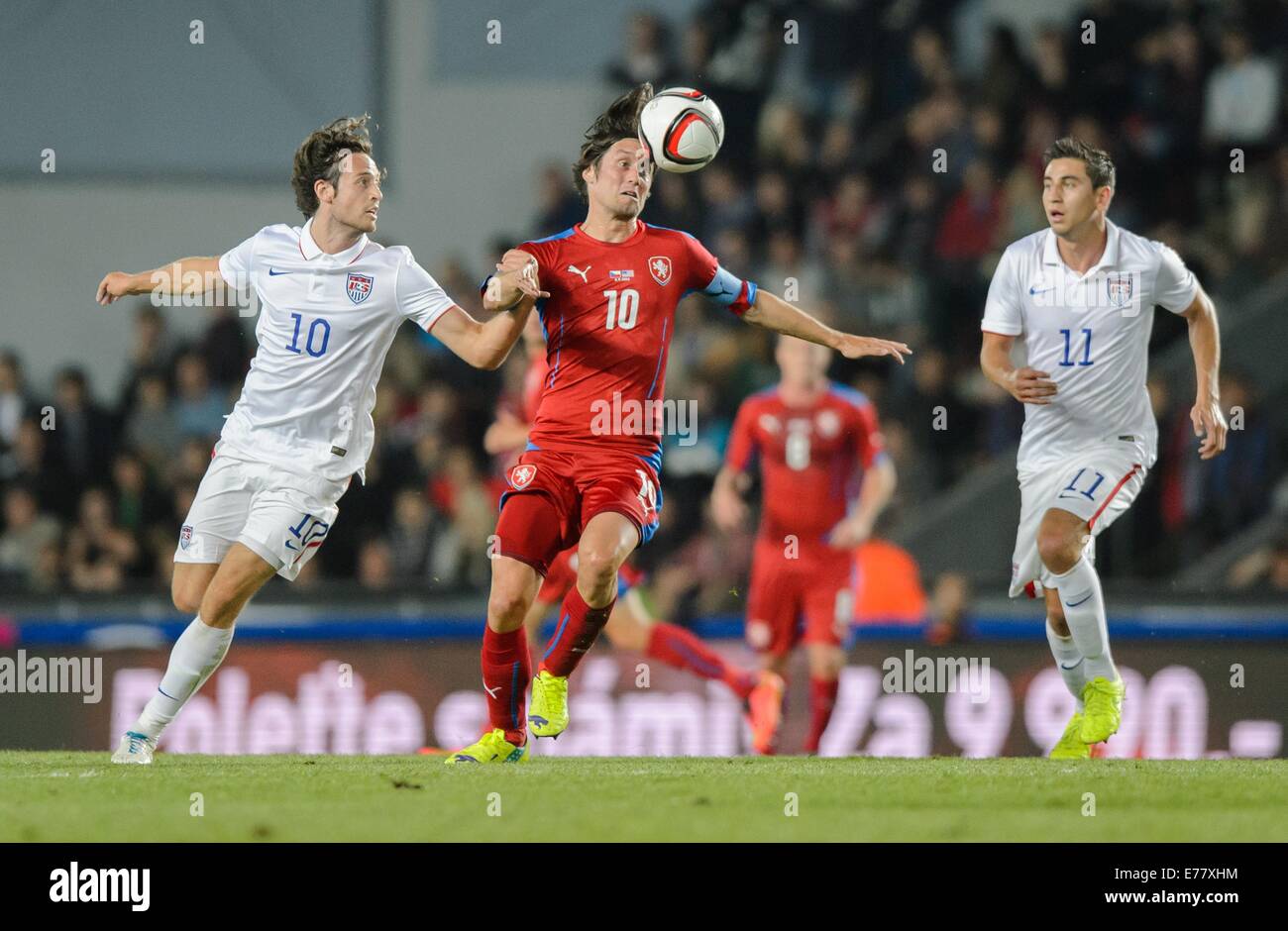 USA's Mix Diskerud (L) and Alejandro Bedoya vie for the ball with Czech Republic's Tomas Rosicky (C) during the soccer friendly between Czech Republic and USA in Prague, Czech Republic, 3 Septmember 2014. Photo: Thomas Eisenhuth/dpa - NO WIRE SERVICE - Stock Photo
